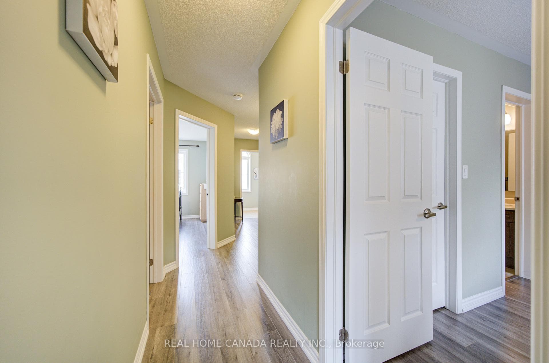 566 Laking Terrace photo 40