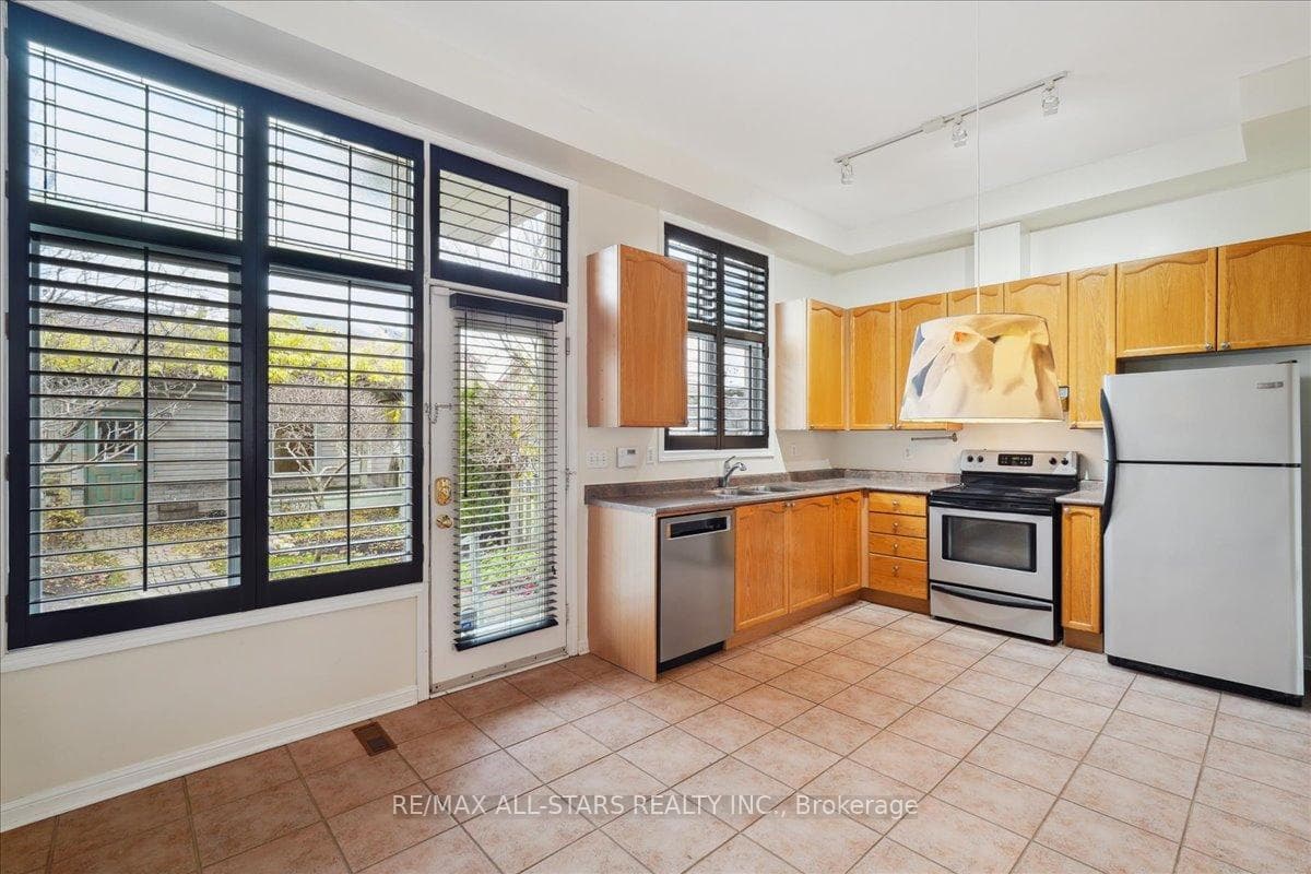 56 Cornell Park Avenue photo 7