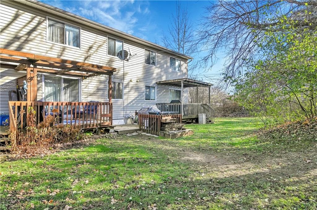 327 AIRTH Boulevard photo 29