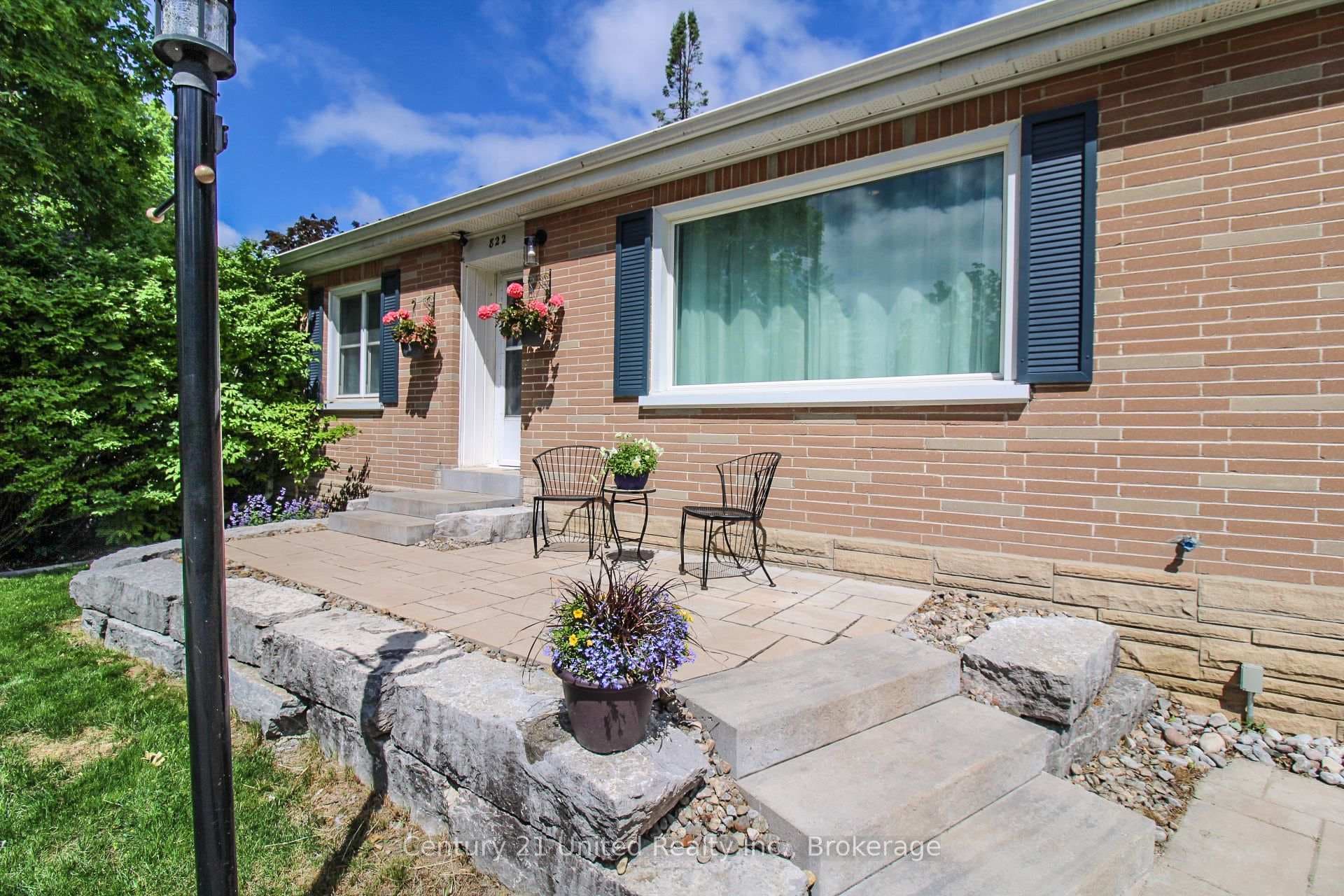 822 Argyle Street photo 2