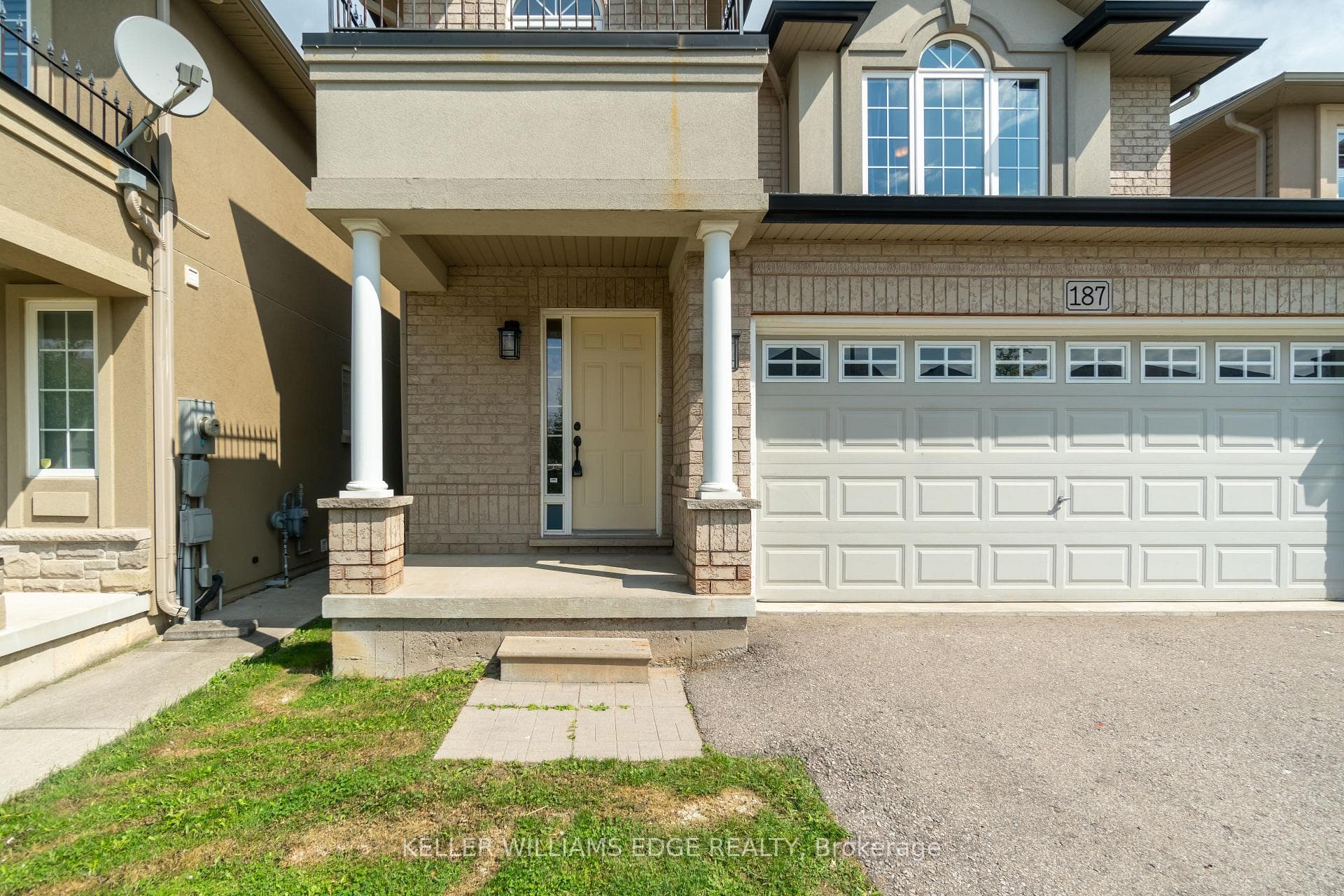 187 Penny Lane photo 3