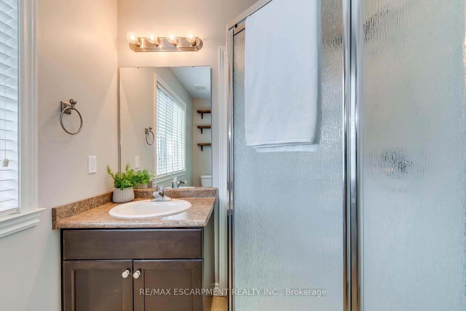 105 Highgate Drive photo 23