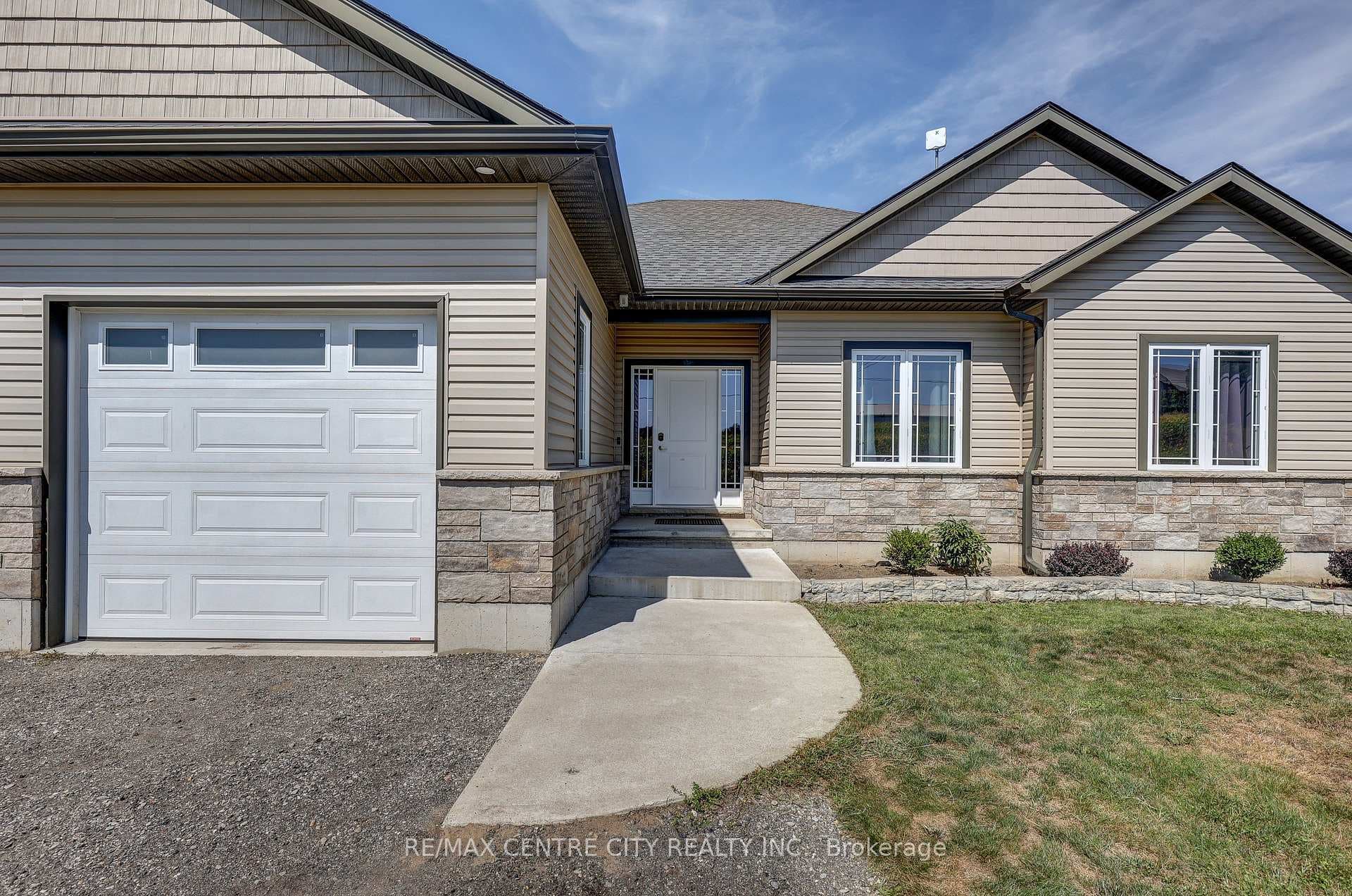 54100 Eden Line photo 3
