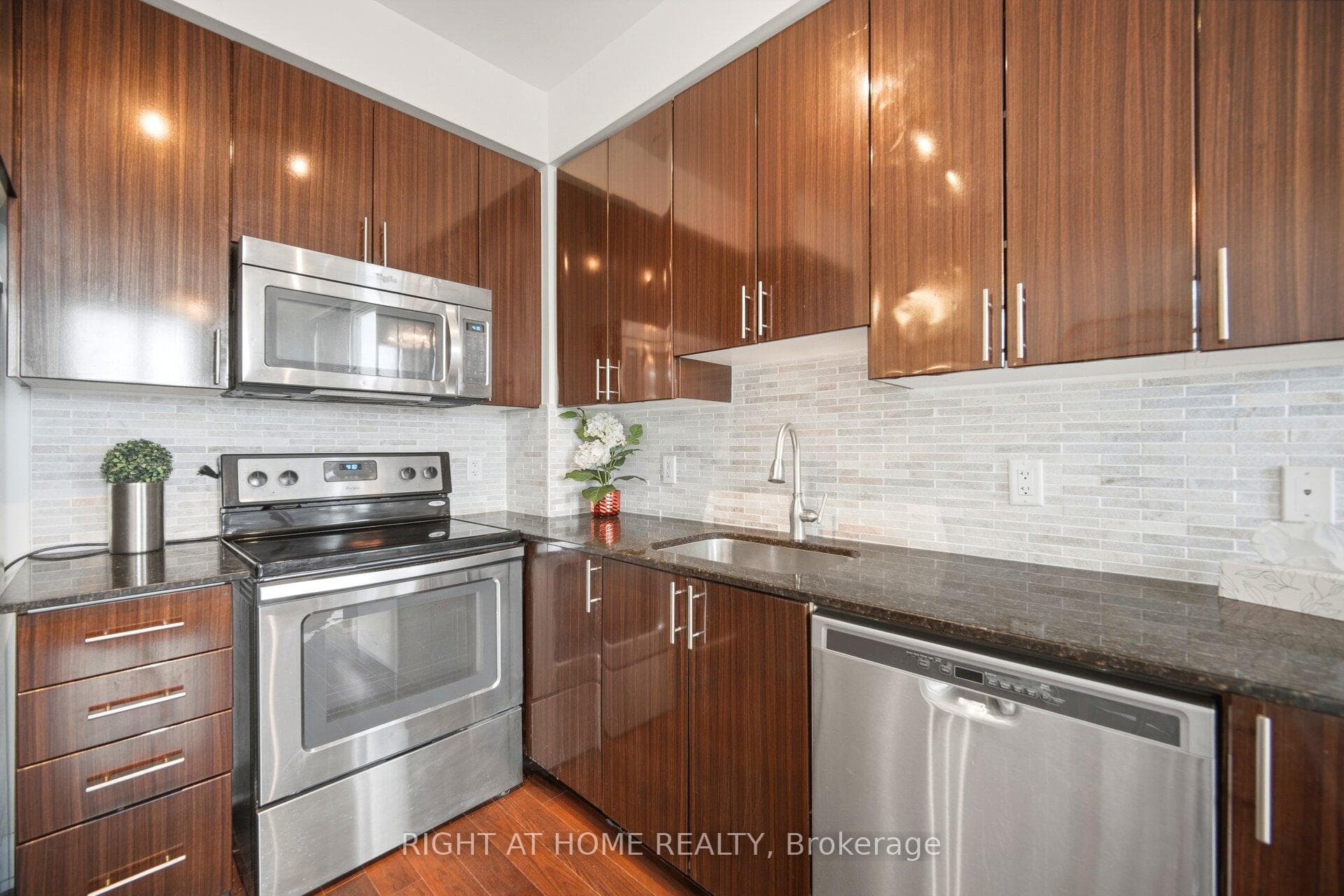 85 North Park Road Unit 612 photo 15