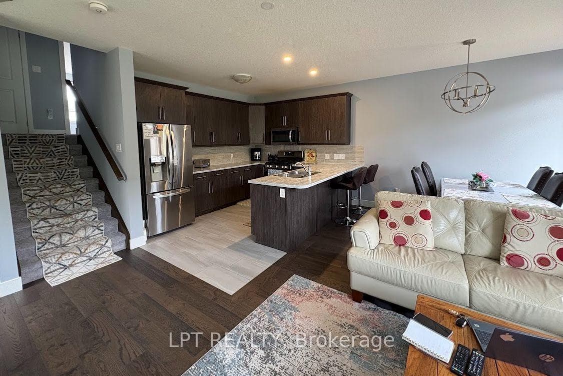 760 Chelton Road photo 6
