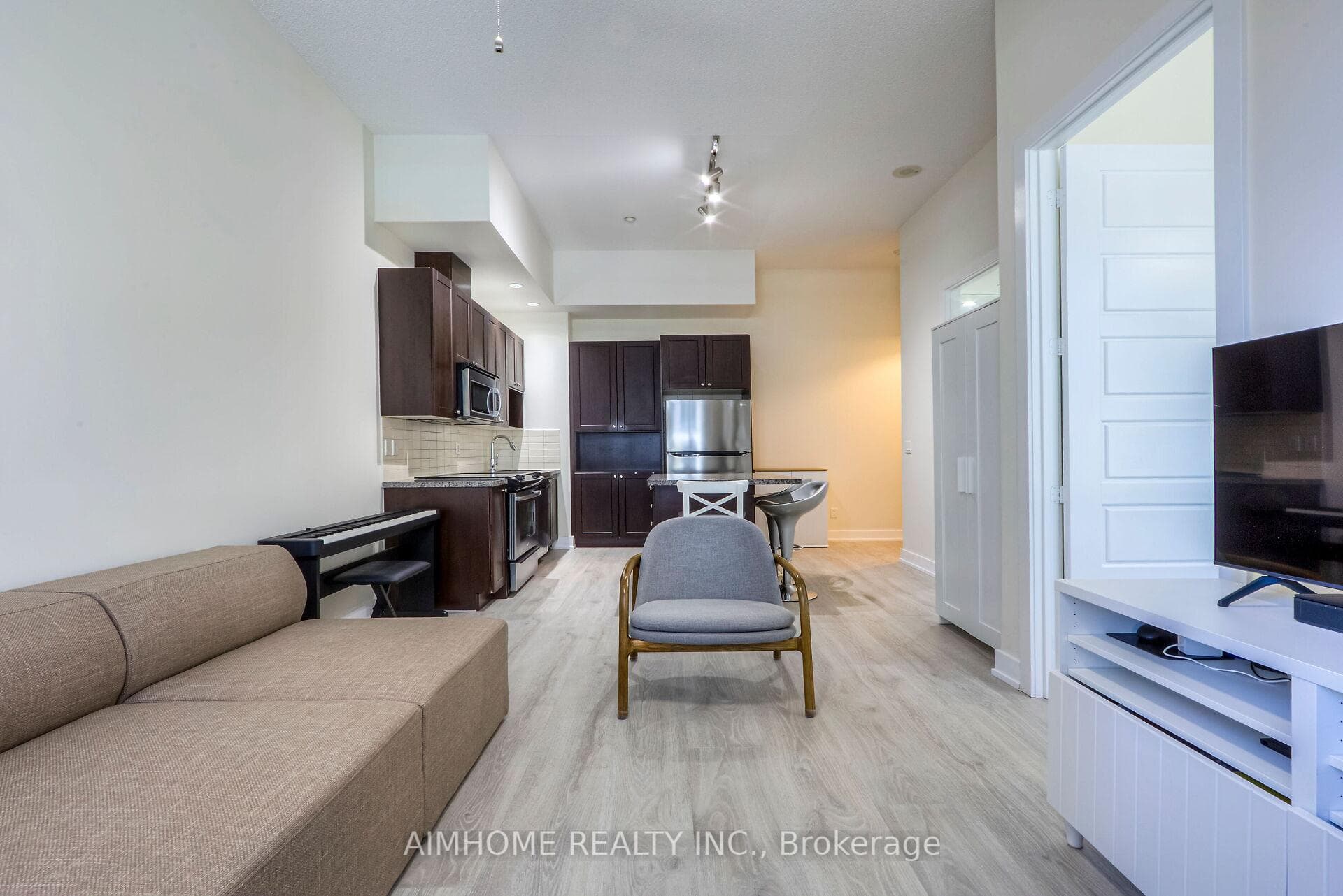 28 Linden Street Unit 209 photo 16