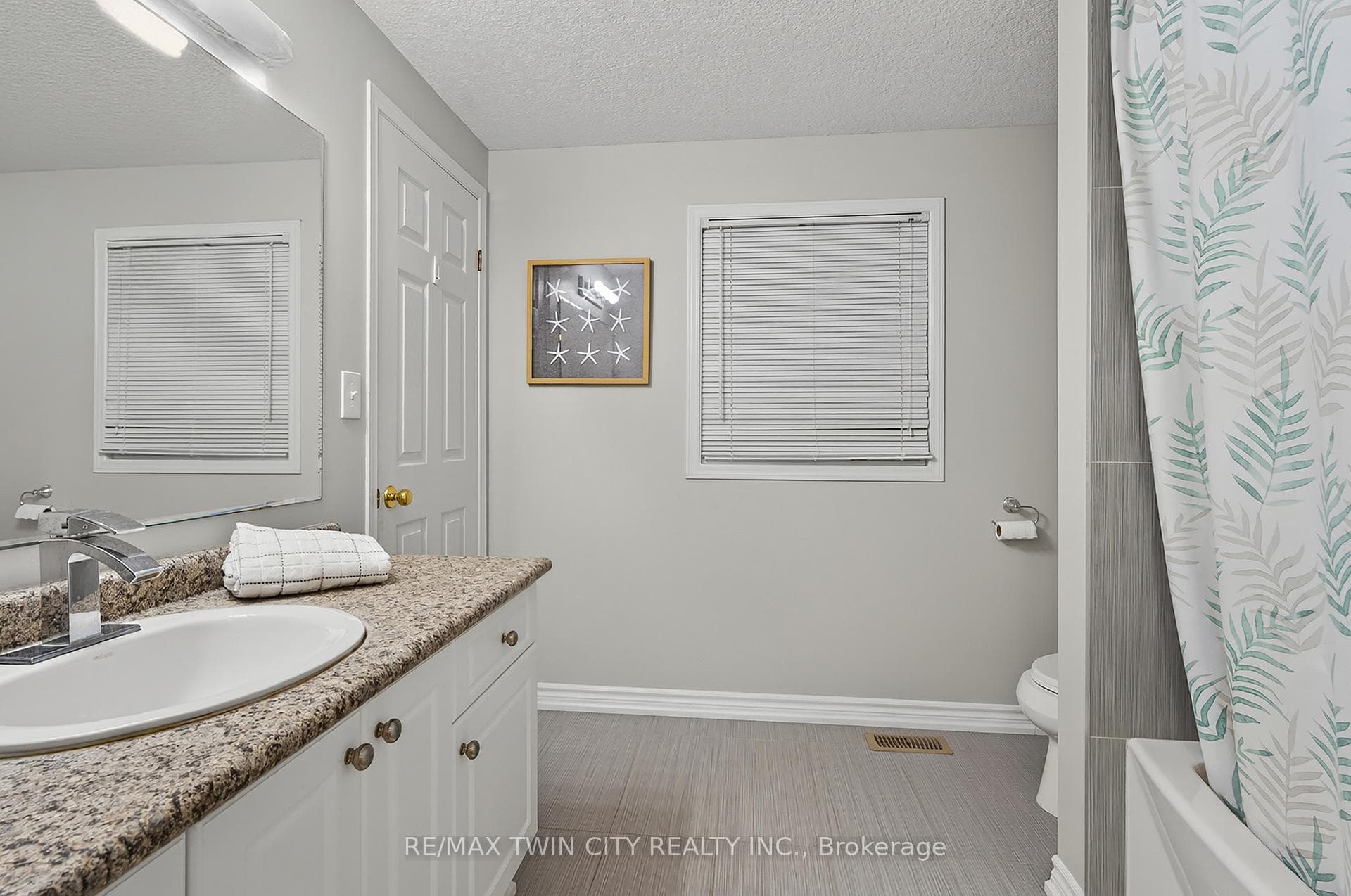 70 Cannes Street photo 19