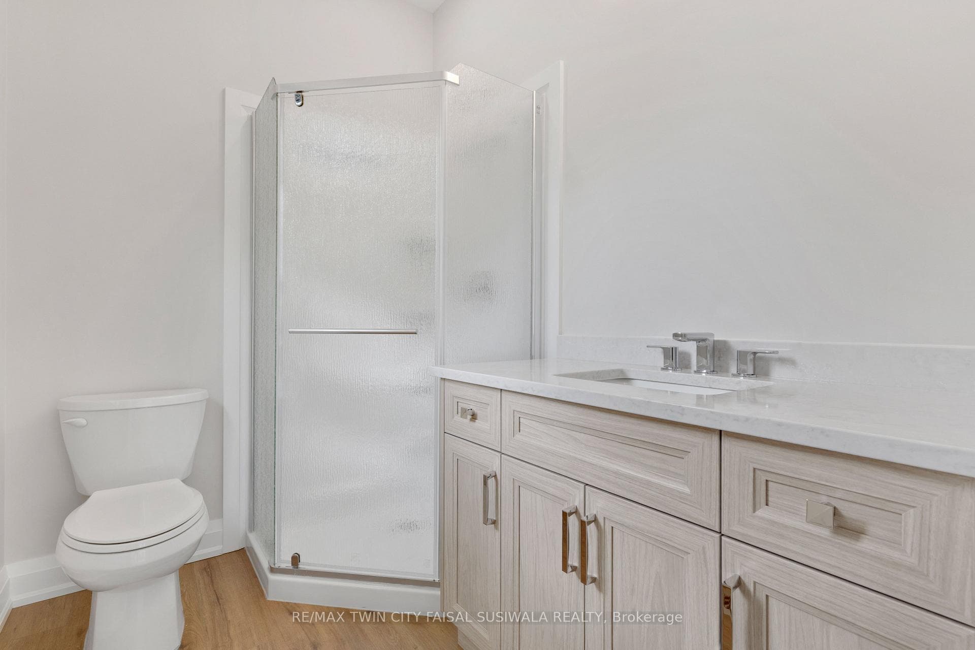 1188 QUEENSTON Road photo 17