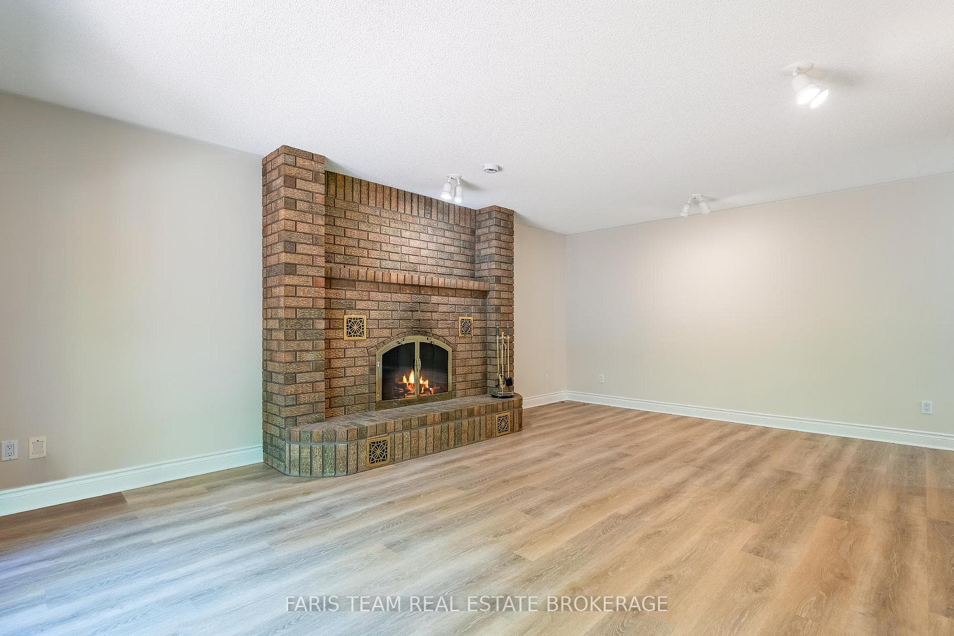 2088 Wilkinson Street photo 15