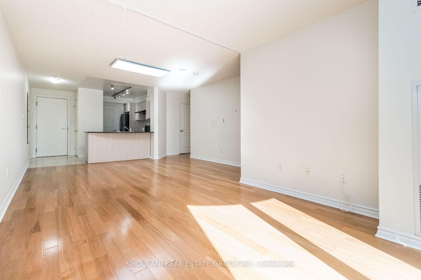801 Bay Street Unit 1501 photo 6