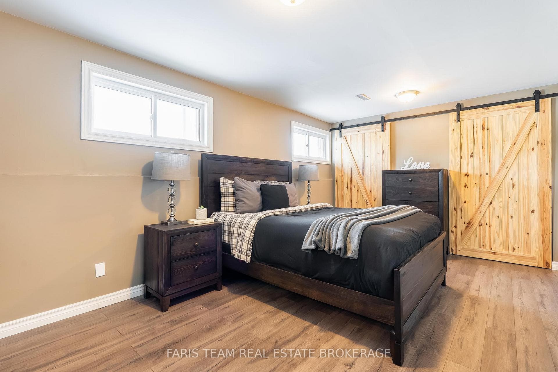 52 Roth Street photo 20