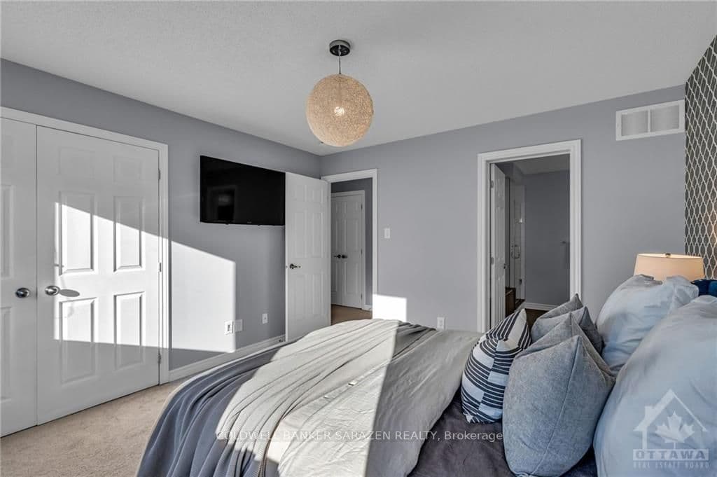 25 SOLARIS Drive photo 14