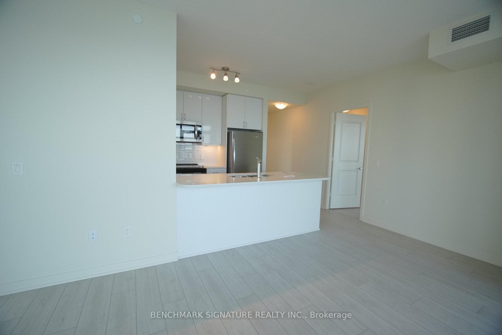 38 Annie Craig Drive Unit 3805 photo 5