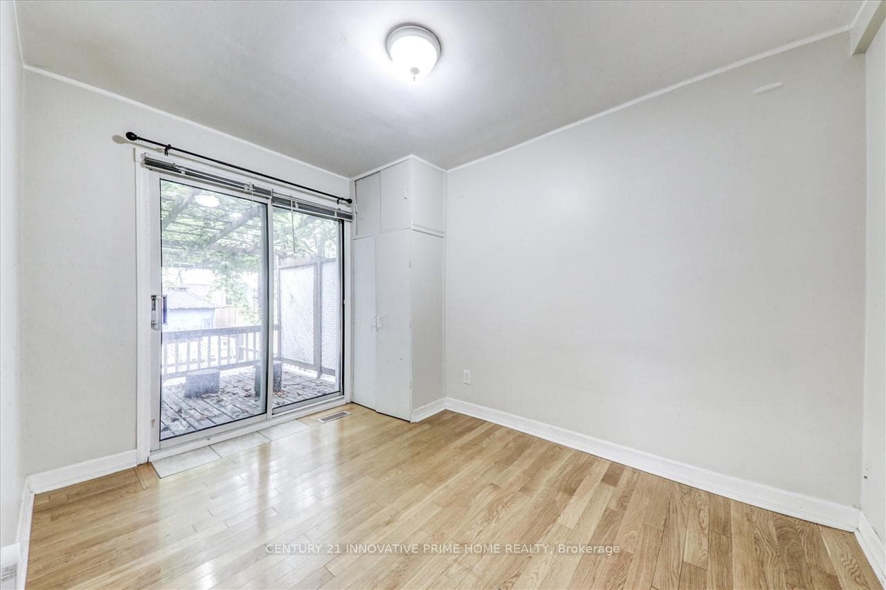191 Phyllis Avenue photo 4