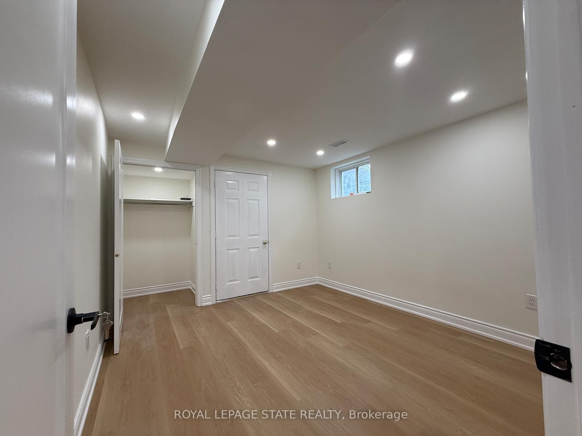4 Waterside Drive Unit LOWER UNIT photo 10
