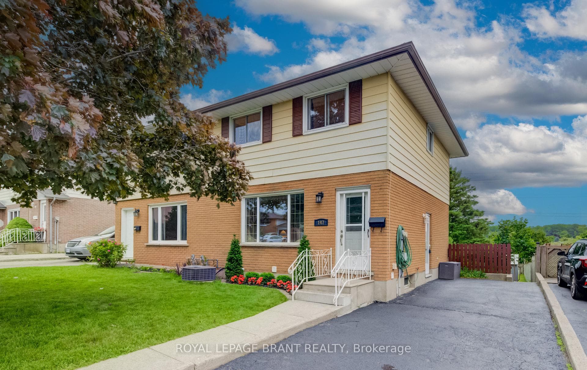 147 Moffat Drive photo 1