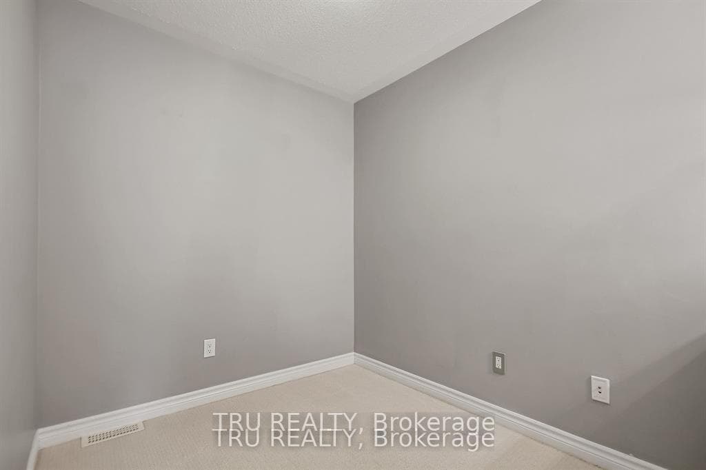 122 Lindenshade Drive Unit 19 photo 16