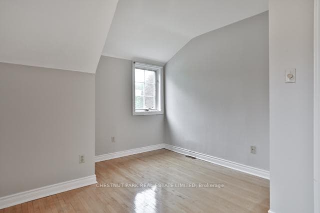 75 Aldershot Crescent photo 28