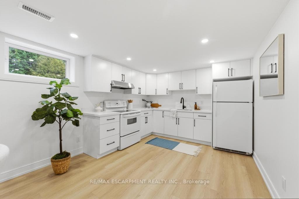 173 WEST 19TH Street photo 18
