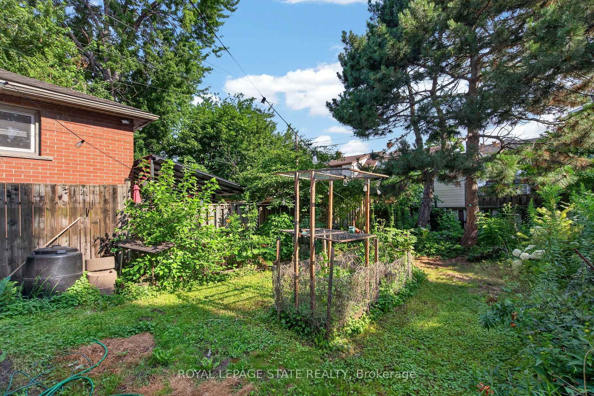 103 Rosemont Avenue photo 34