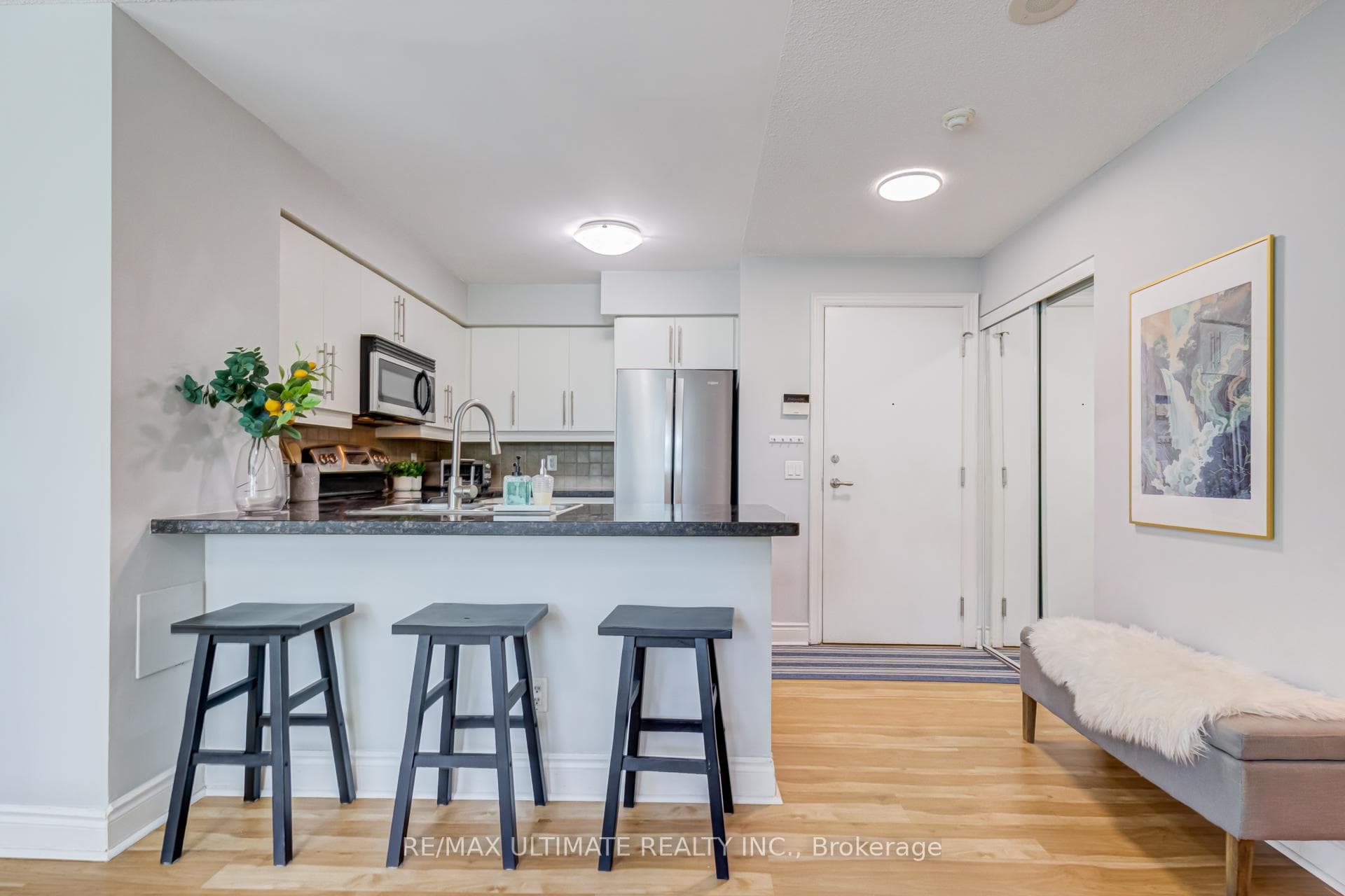 25 Greenview Avenue Unit 319 photo 9
