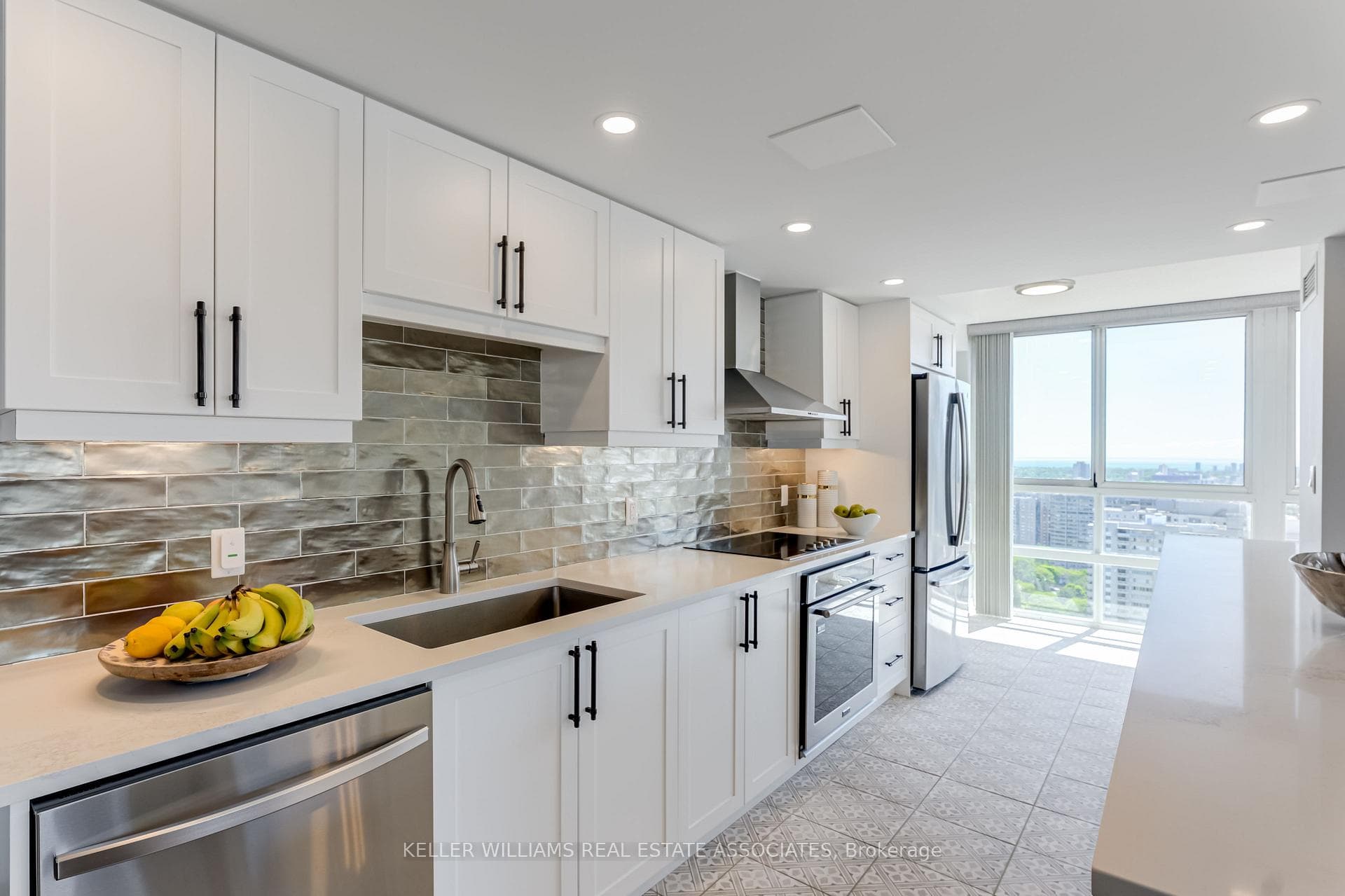 3650 Kaneff Crescent Unit 3003 photo 19