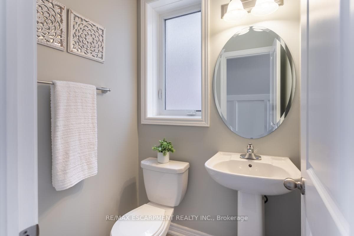 86 Macbean Crescent photo 15