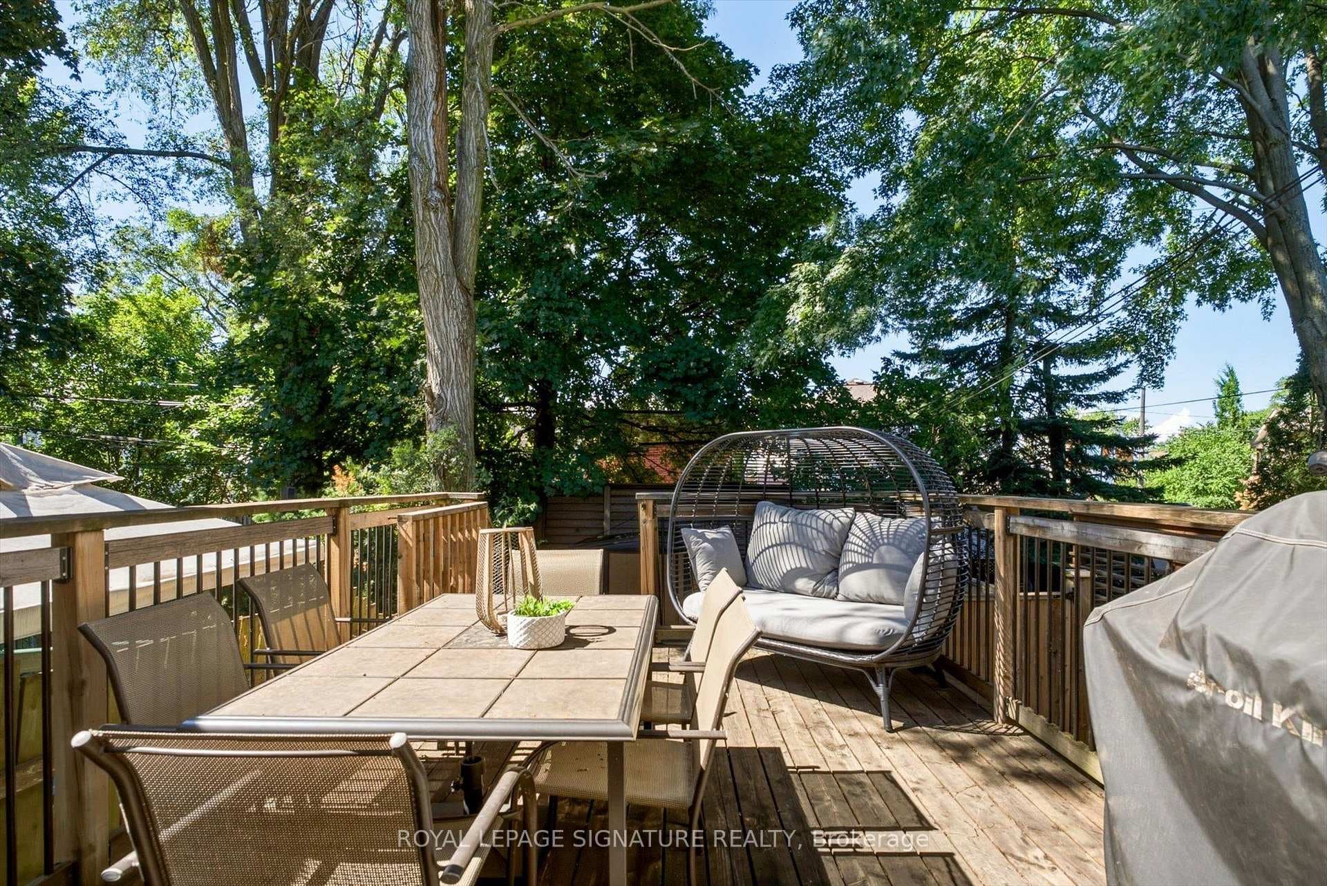 122 Holborne Avenue photo 43