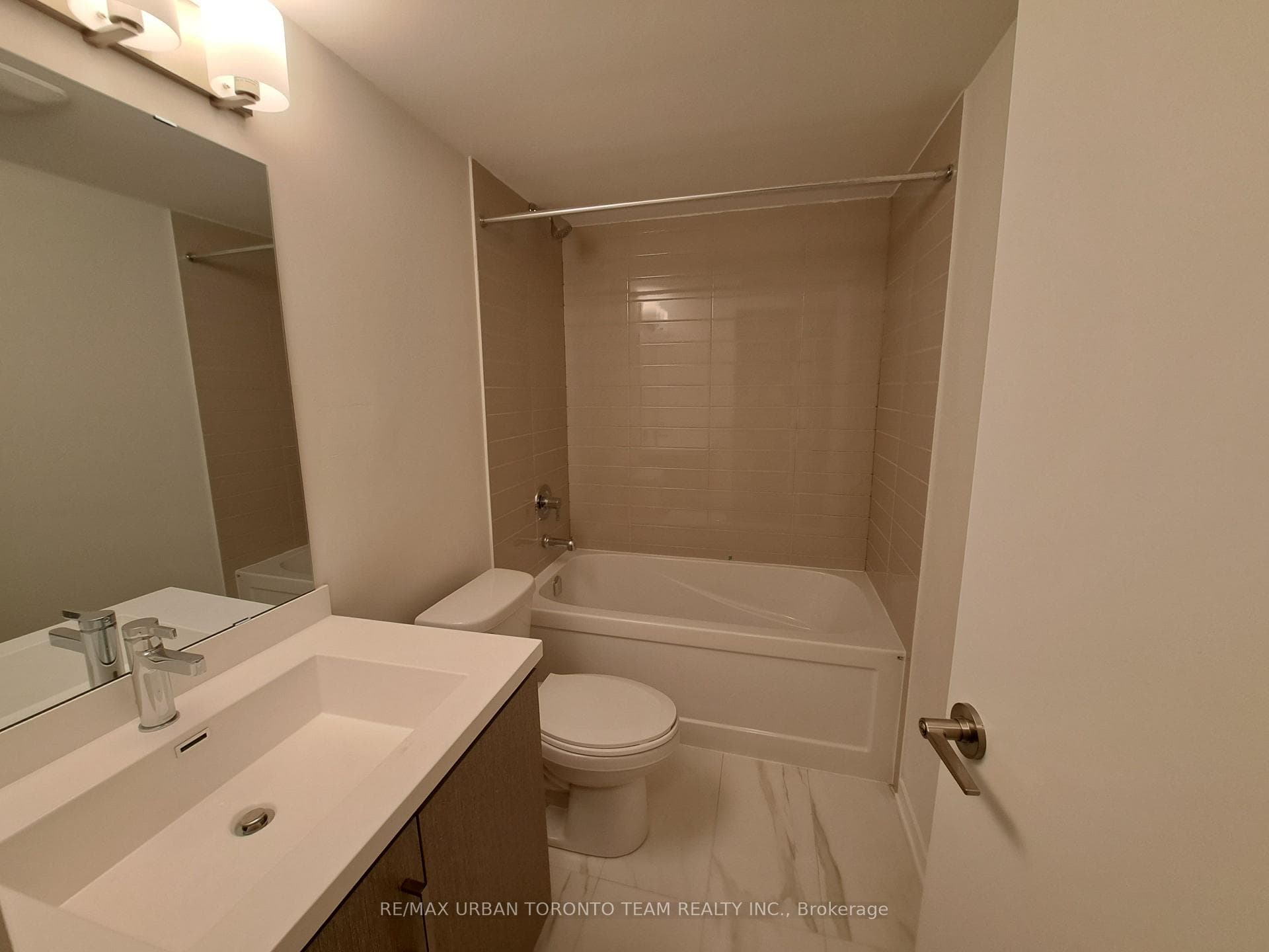 21 Honeycrisp Crescent Unit 45 photo 8