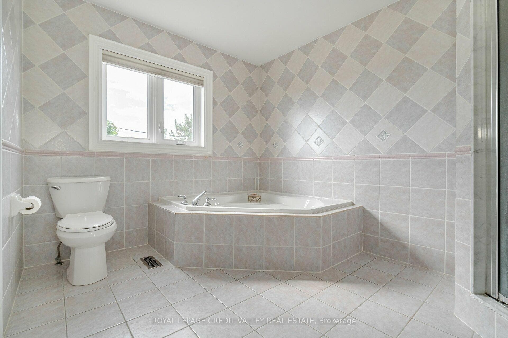 16 Sweet Briar Lane photo 24