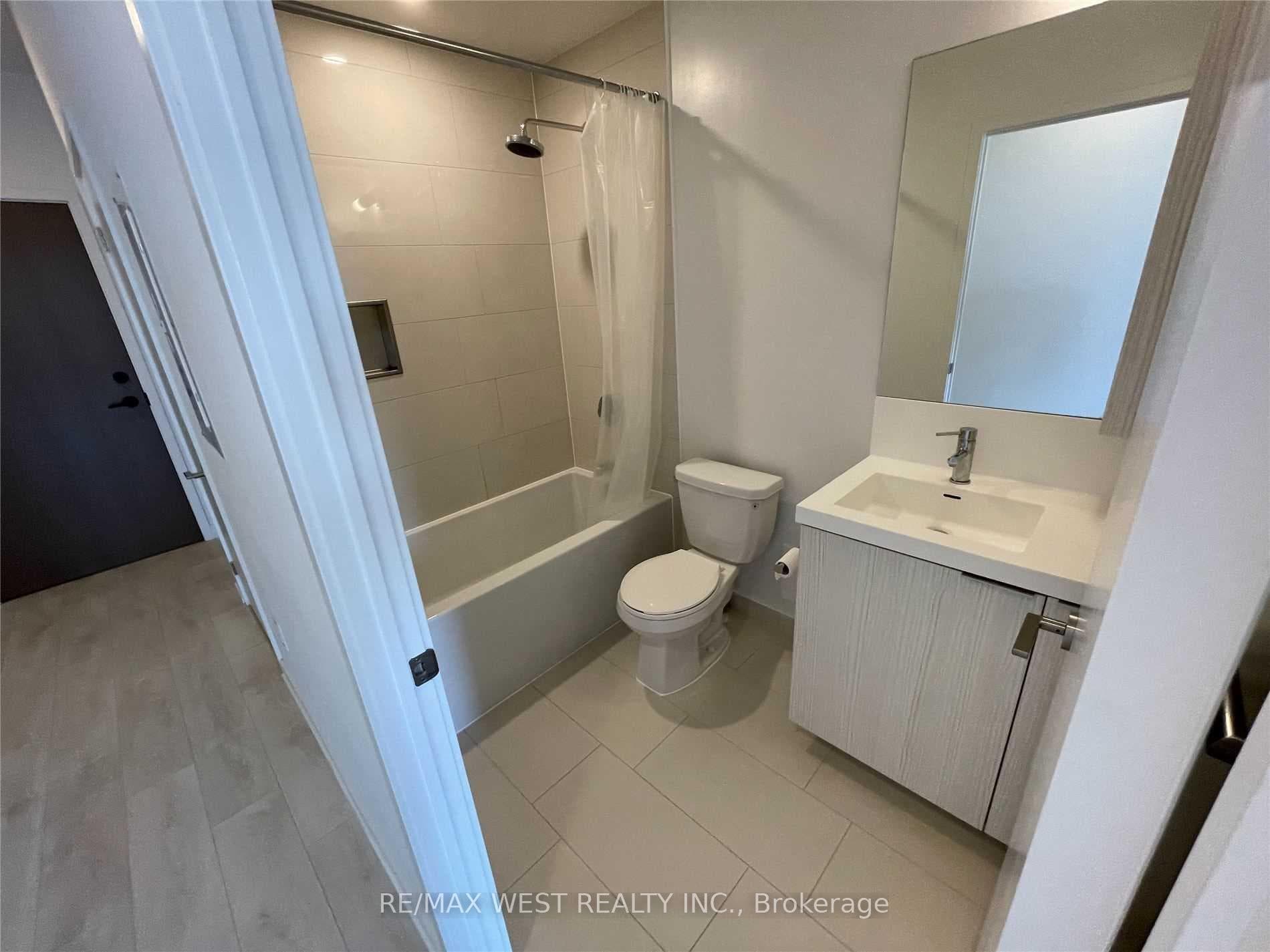 225 Sumach Street Unit 2702 photo 14