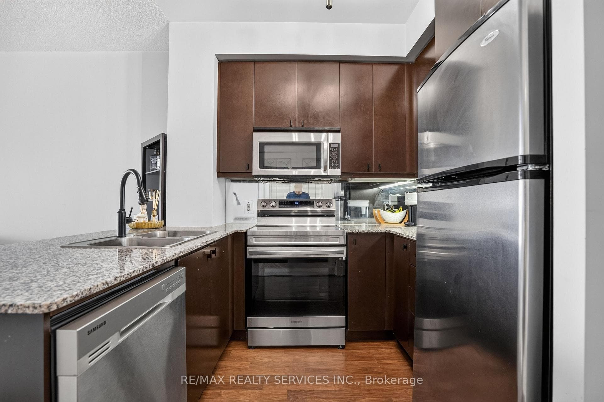 60 Absolute Avenue Unit 4403 photo 14