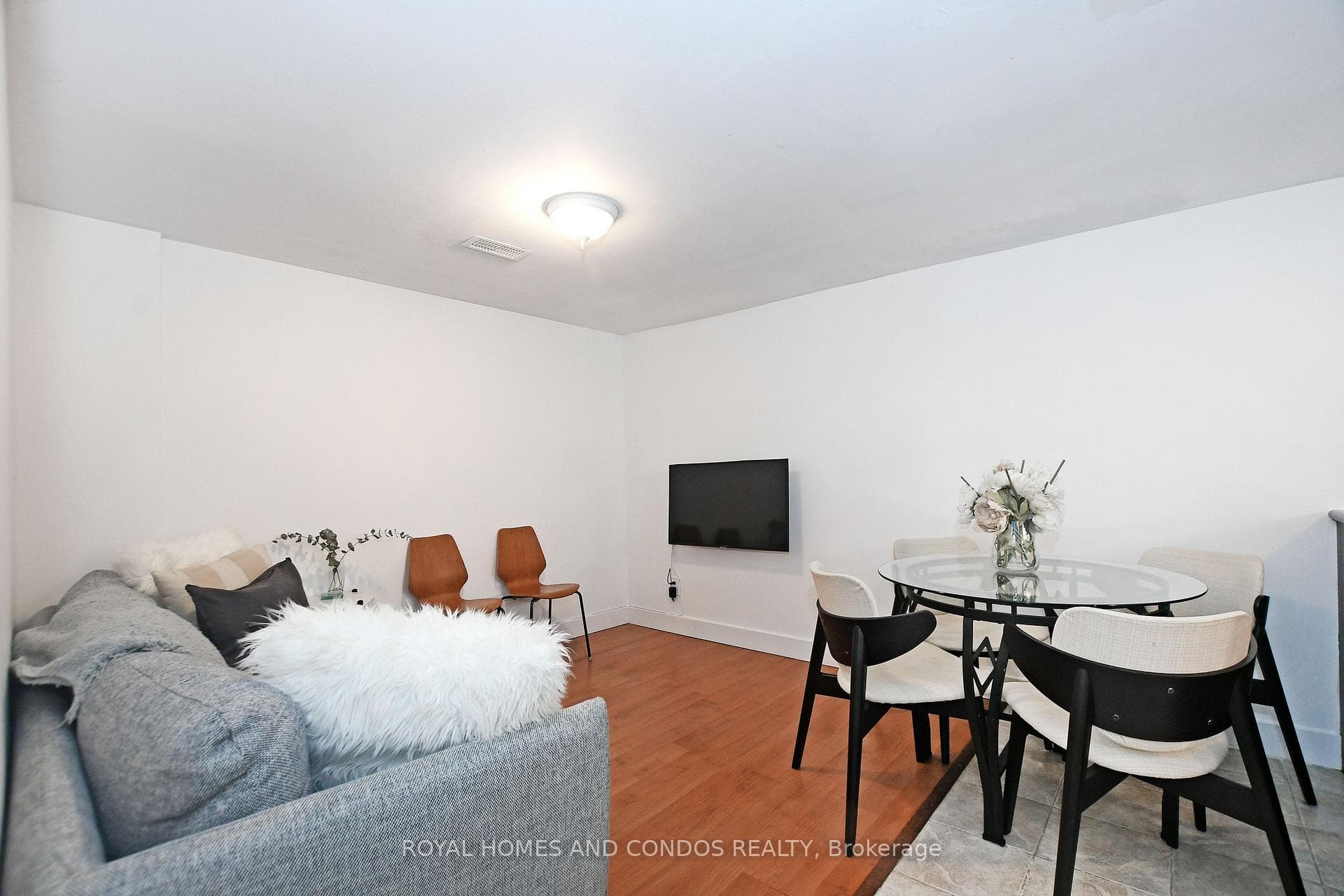40 Pender Crescent Unit Lower photo 5