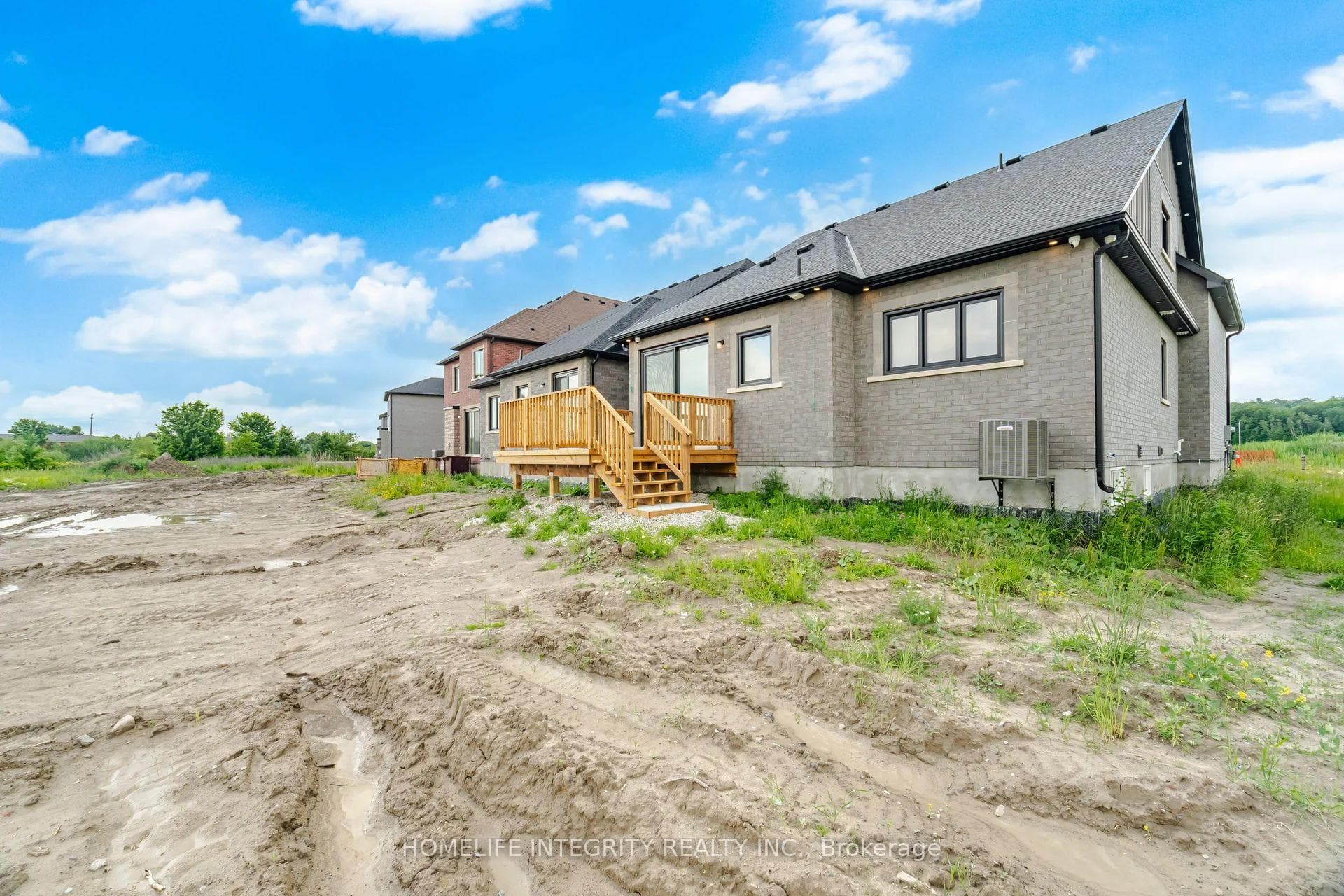 68 Kiernan Crescent photo 45