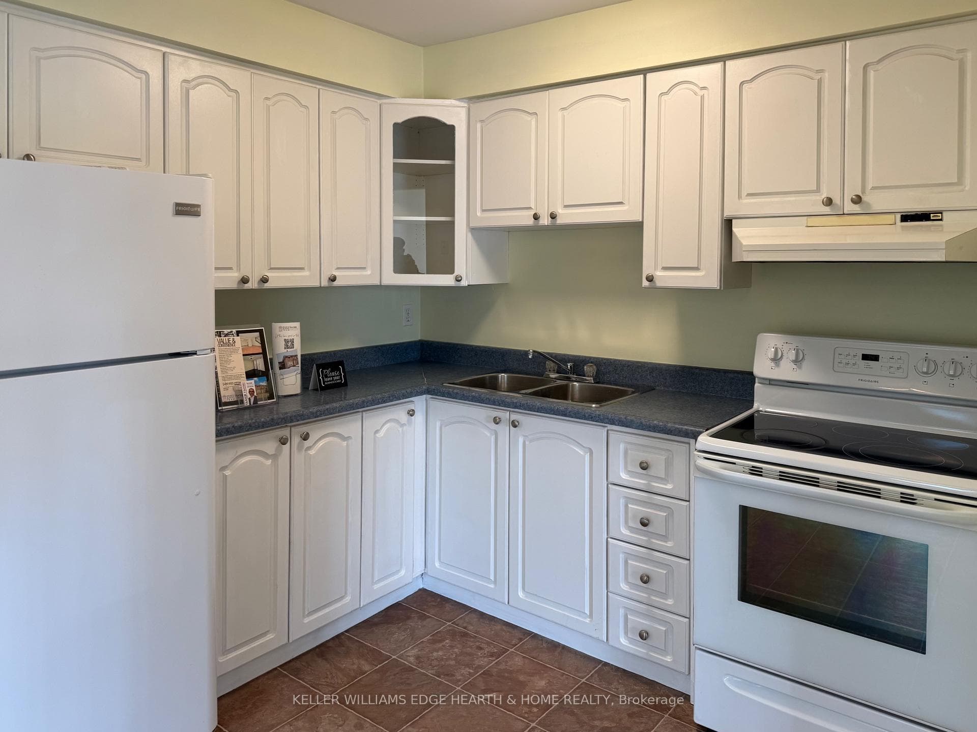 977 Francis Road Unit 2 photo 20