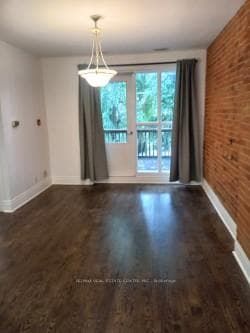 129 Walmer Road Unit 3 photo 4