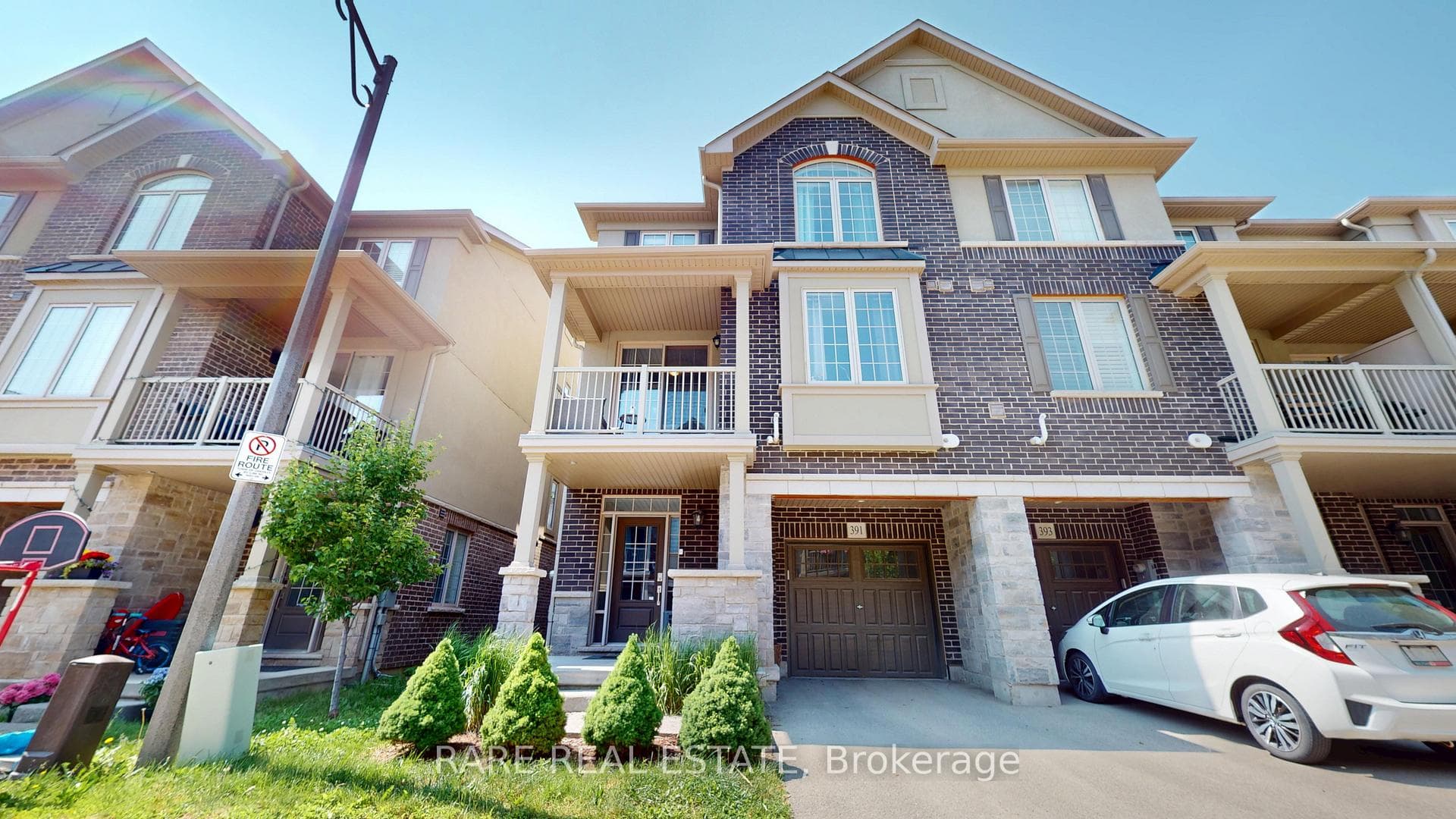 391 Cranbrook Common photo 1