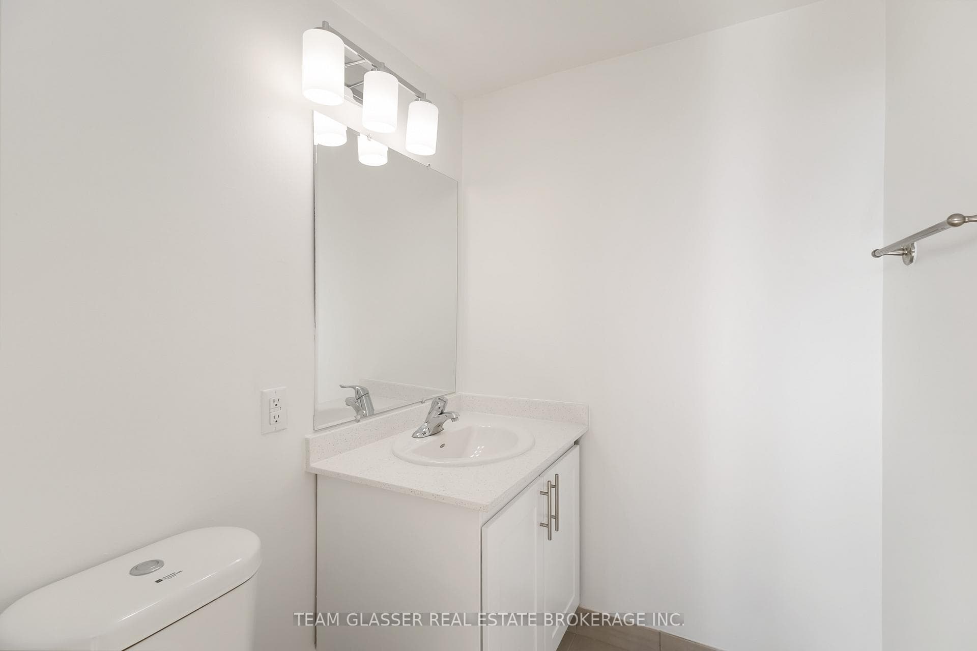 396 Queens Avenue Unit 801 photo 22