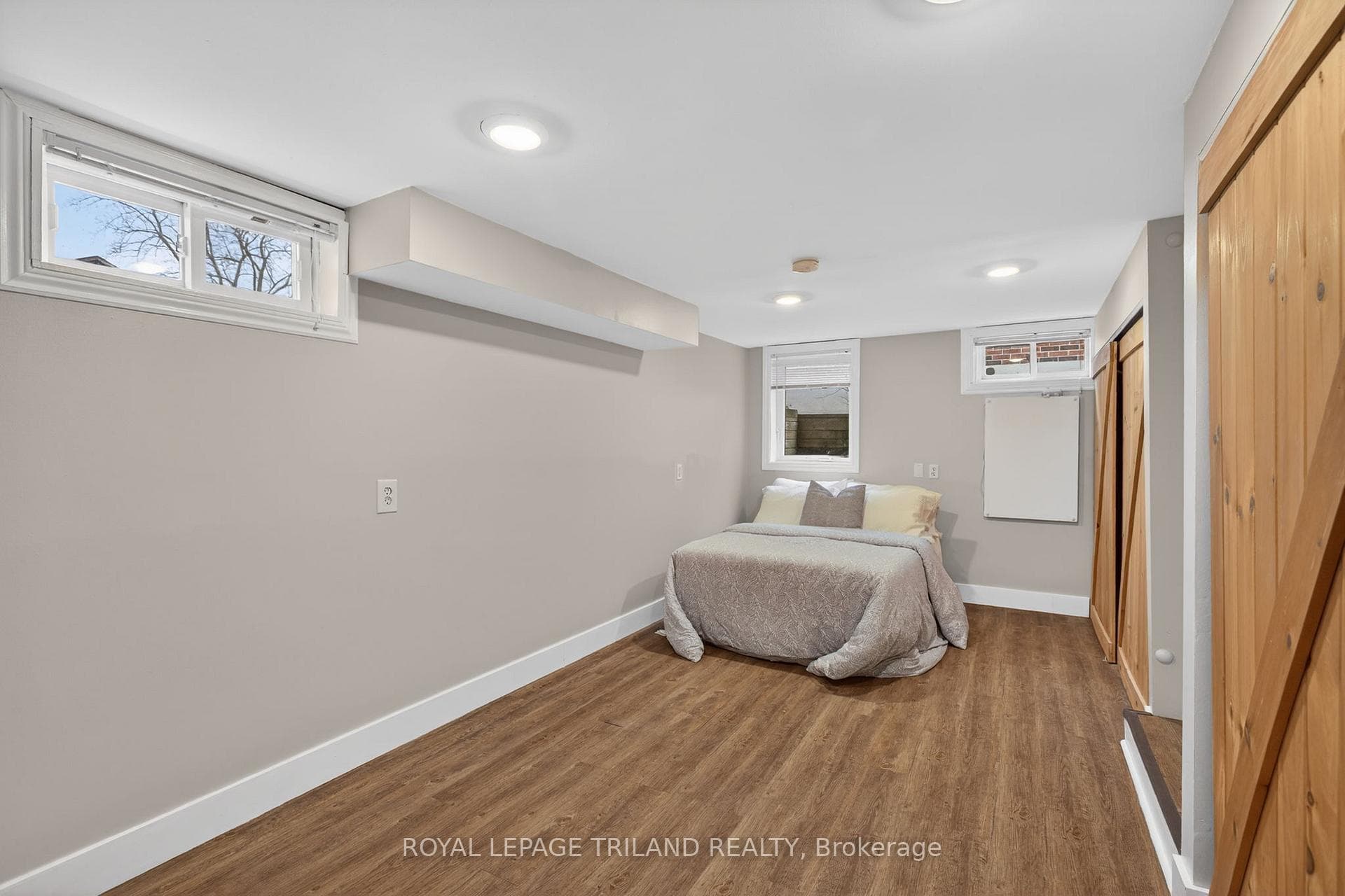 430 Mckenzie Avenue photo 31