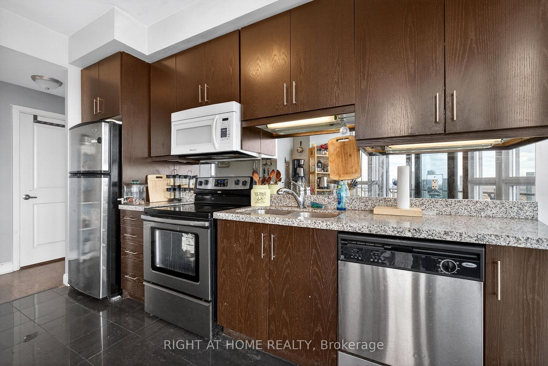 50 Absolute Avenue Unit 3806 photo 12