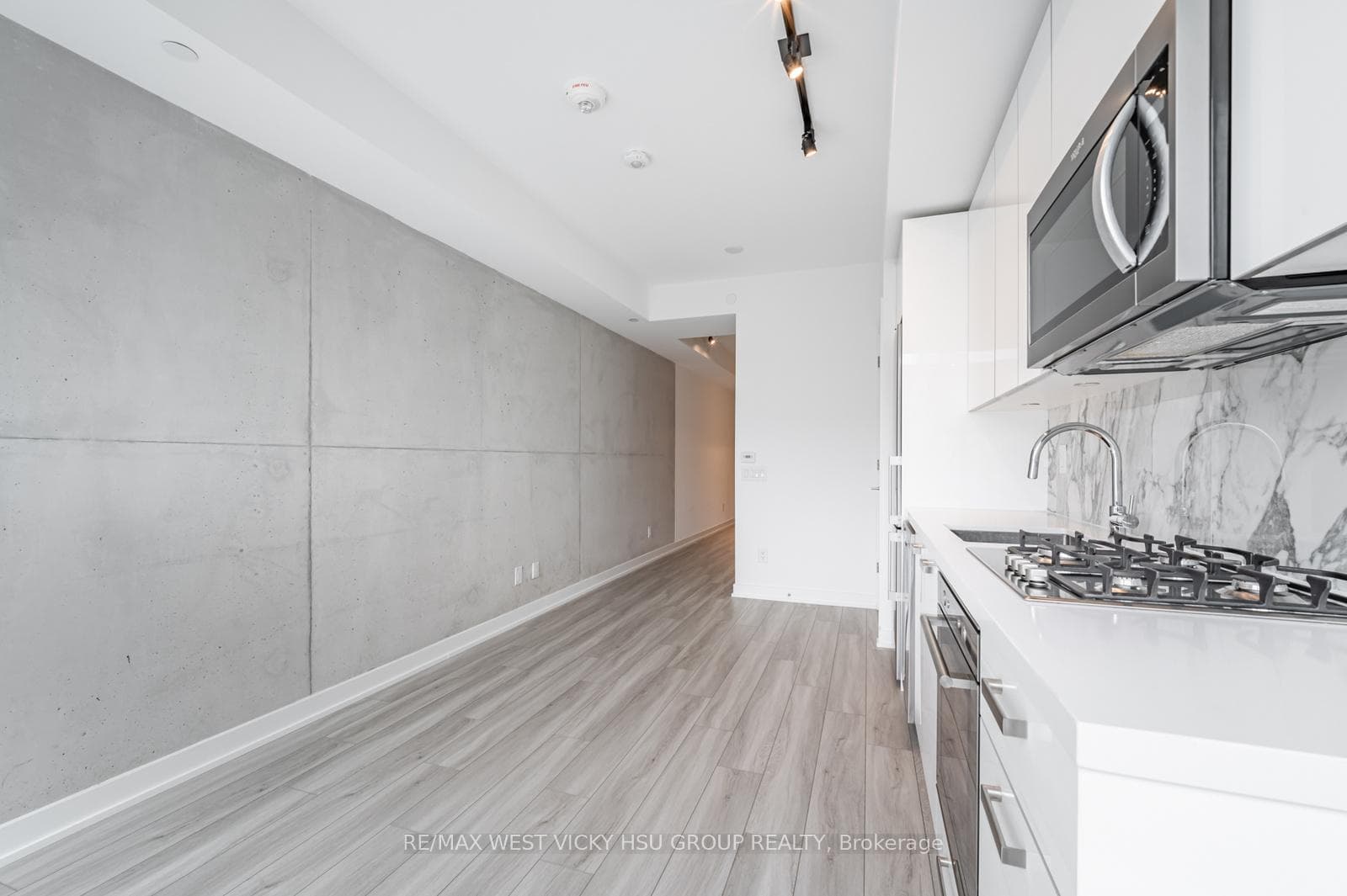 458 Richmond Street Unit 806 photo 8