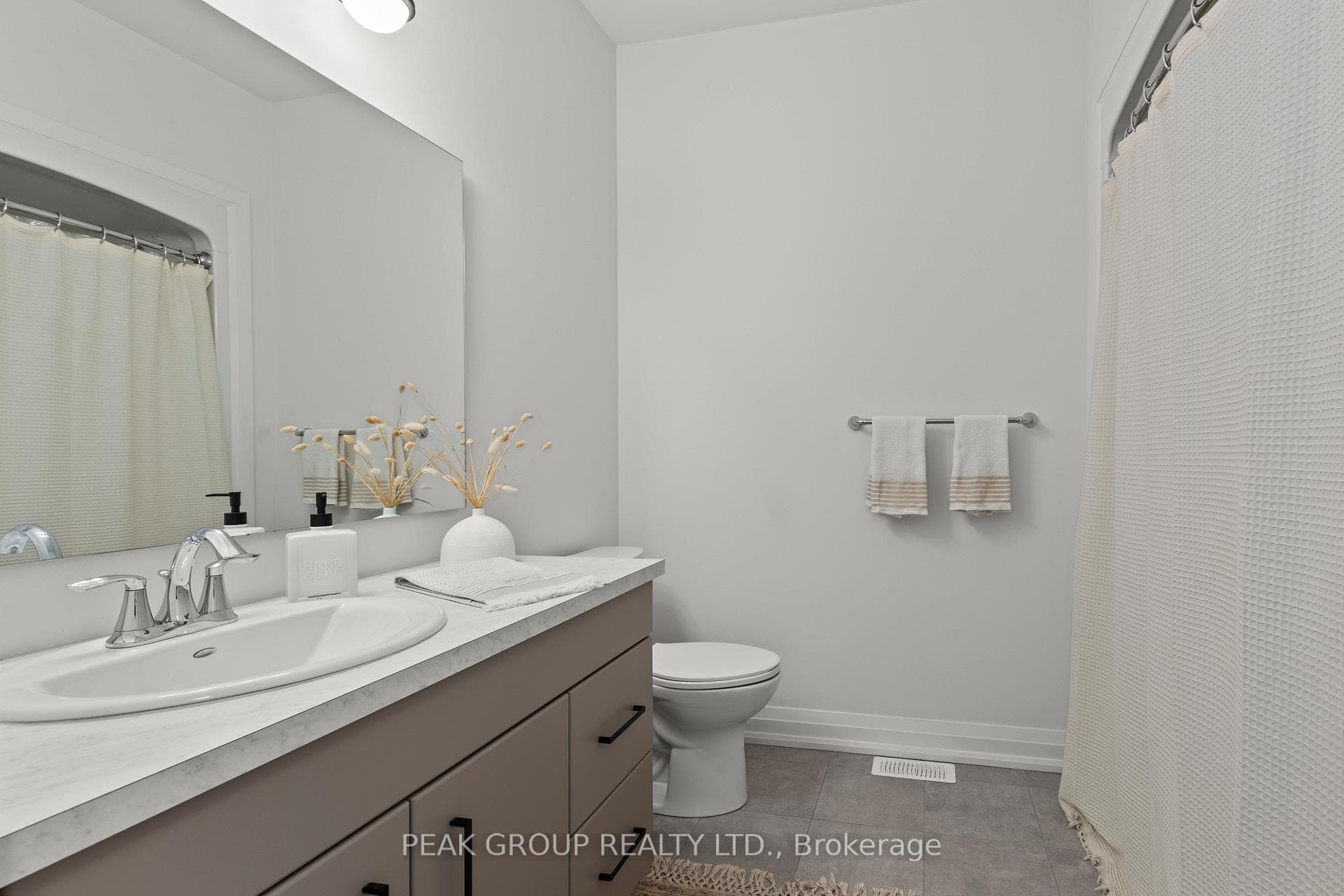 8974 Willoughby Drive Unit 8 photo 11