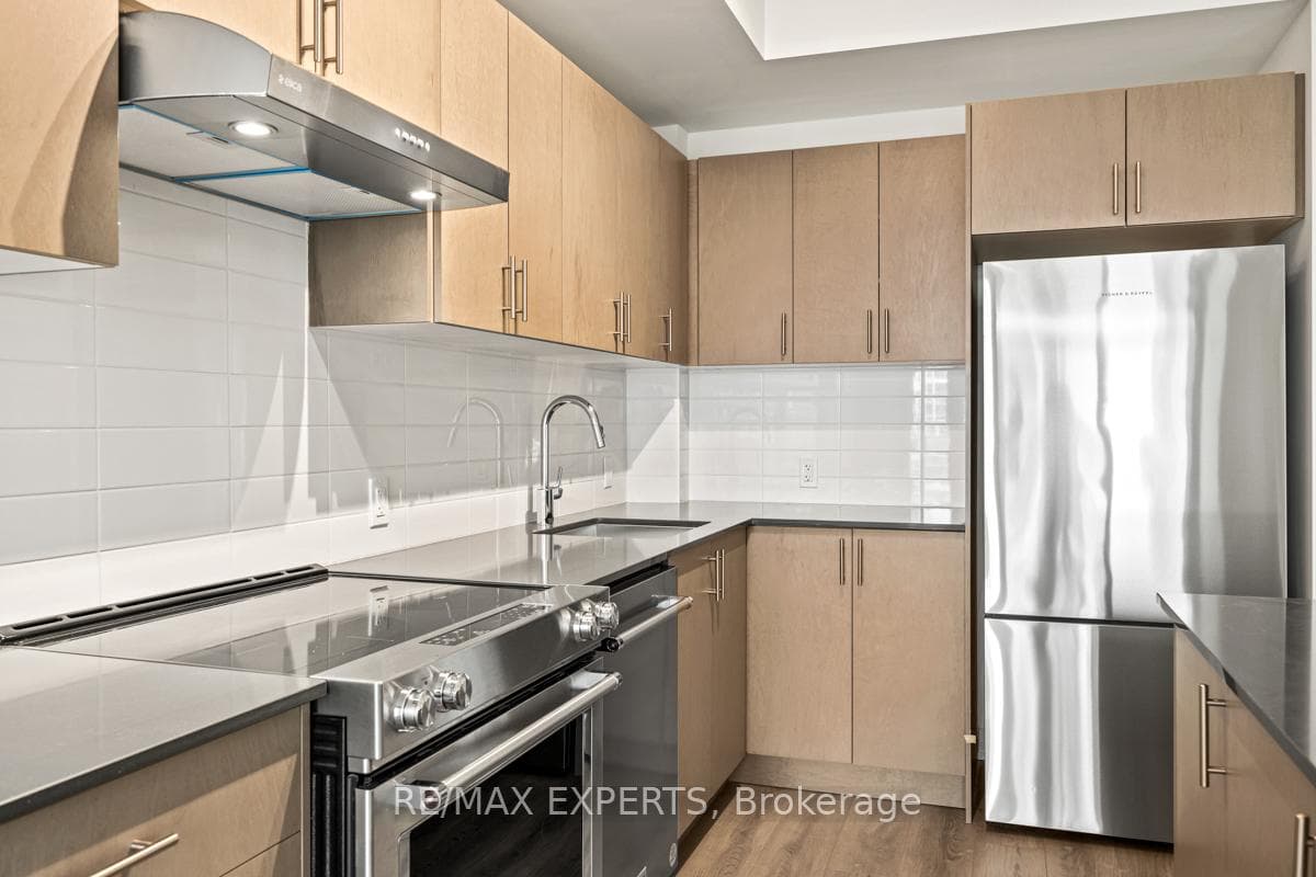 8960 Jane Street Unit 2217 photo 16