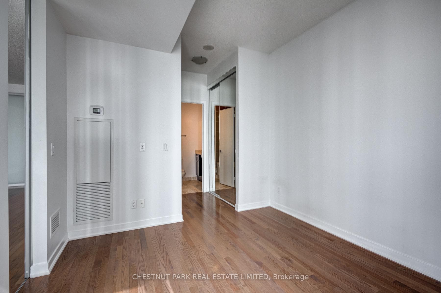 770 Bay Street Unit 1106 photo 10