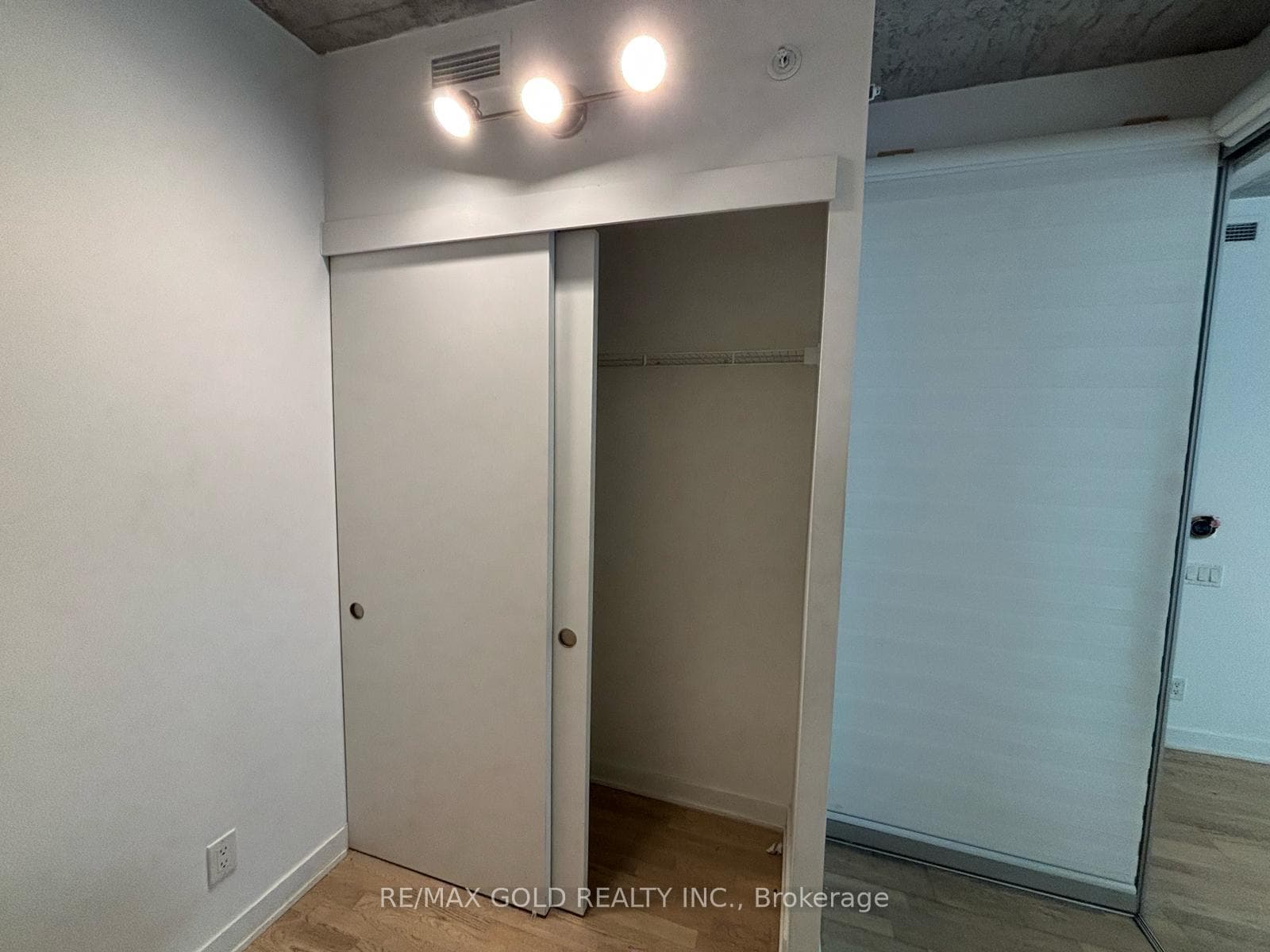 185 Roehampton Avenue Unit 2801 photo 14
