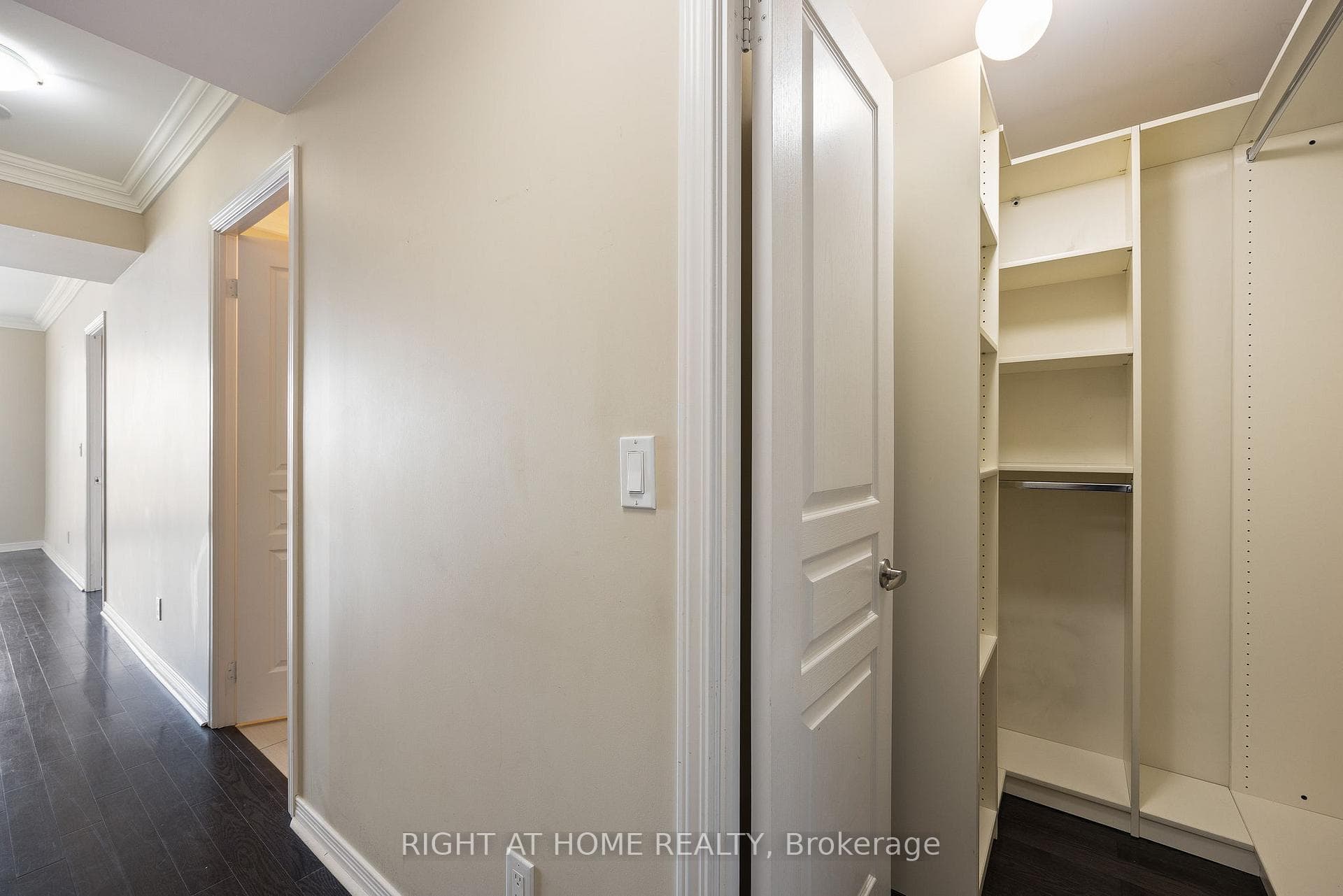 2240 Lake Shore Boulevard Unit 806 photo 22