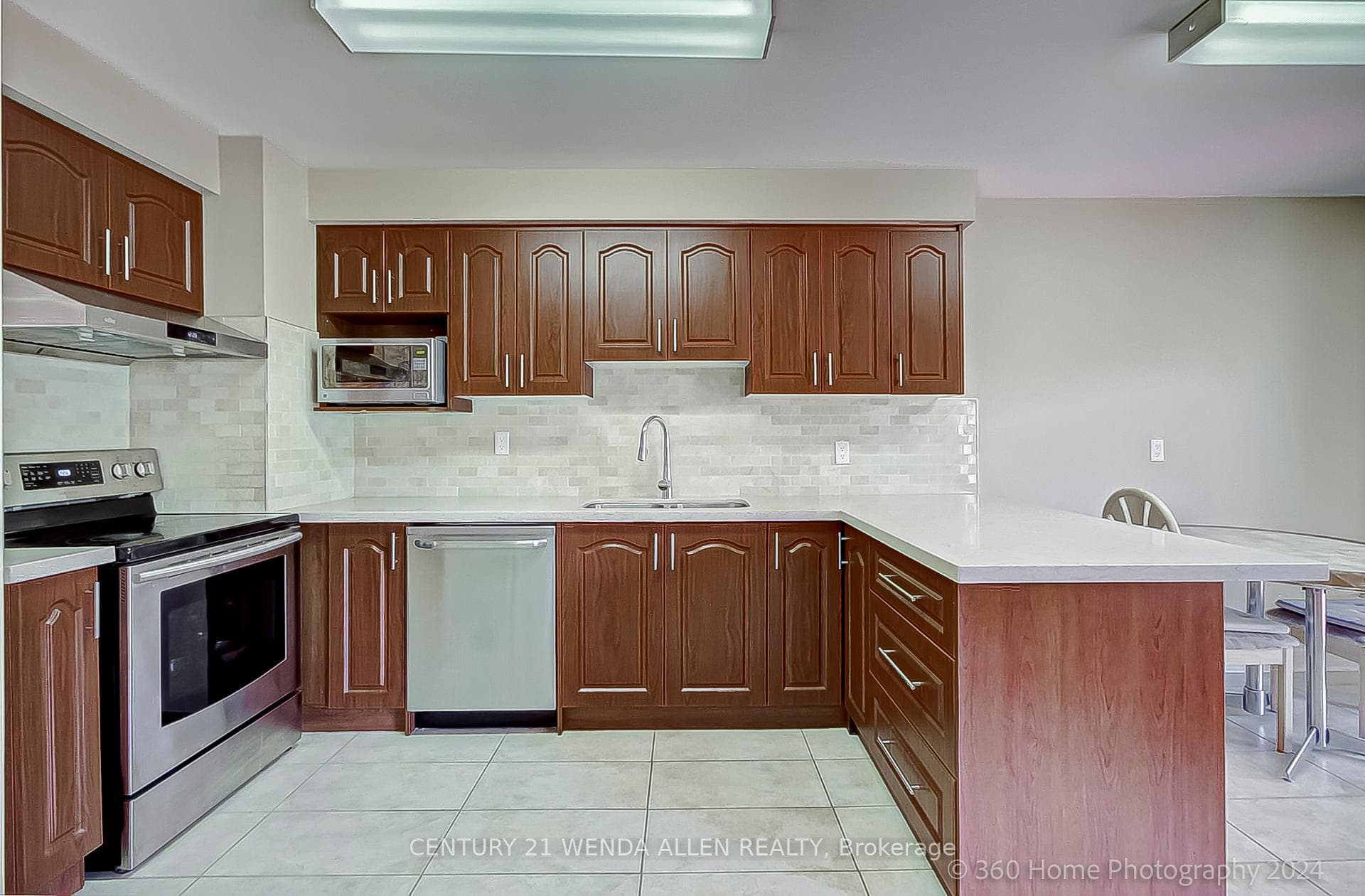 555 Loretta Court photo 5