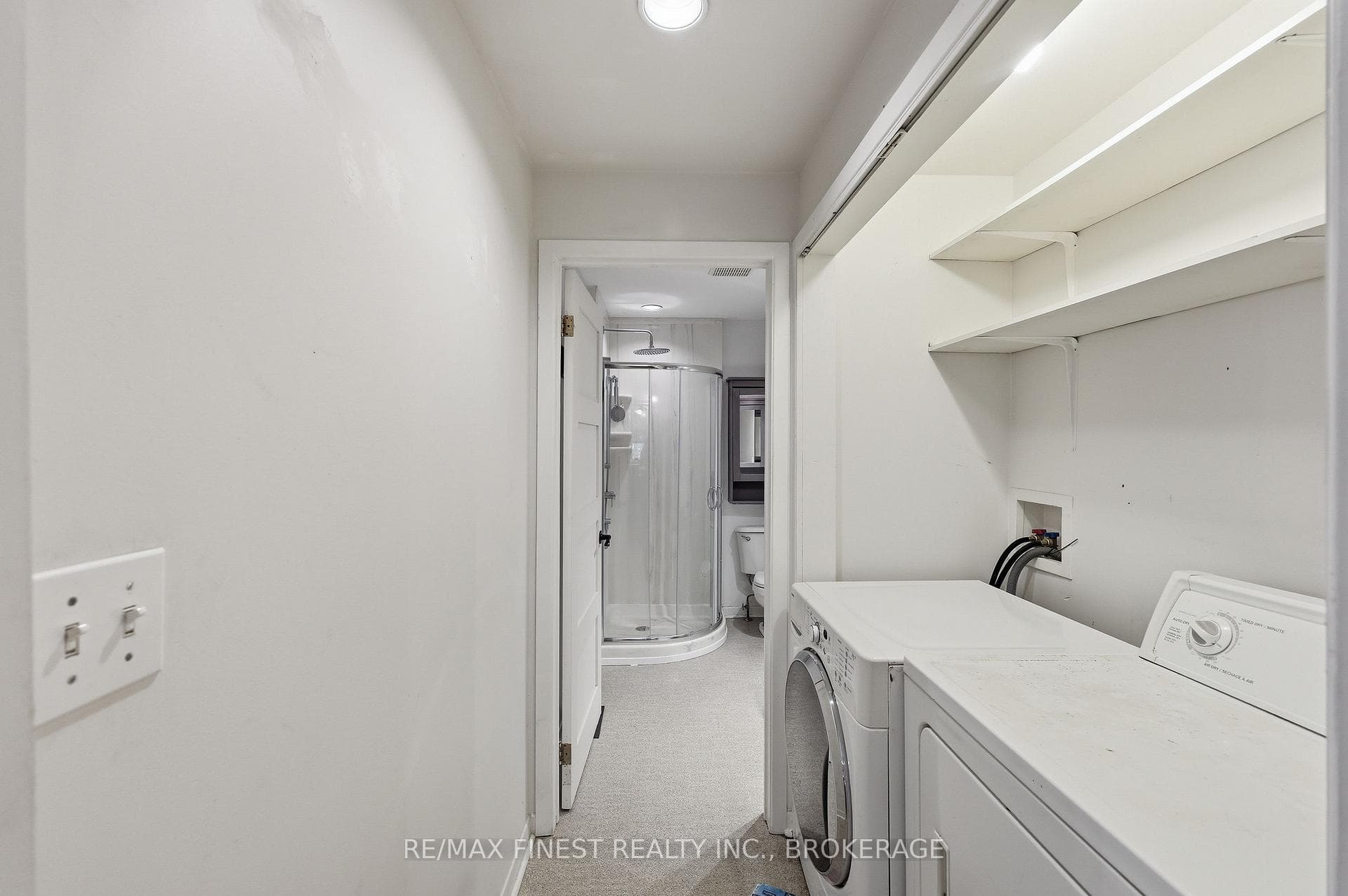463 Victoria Street photo 19