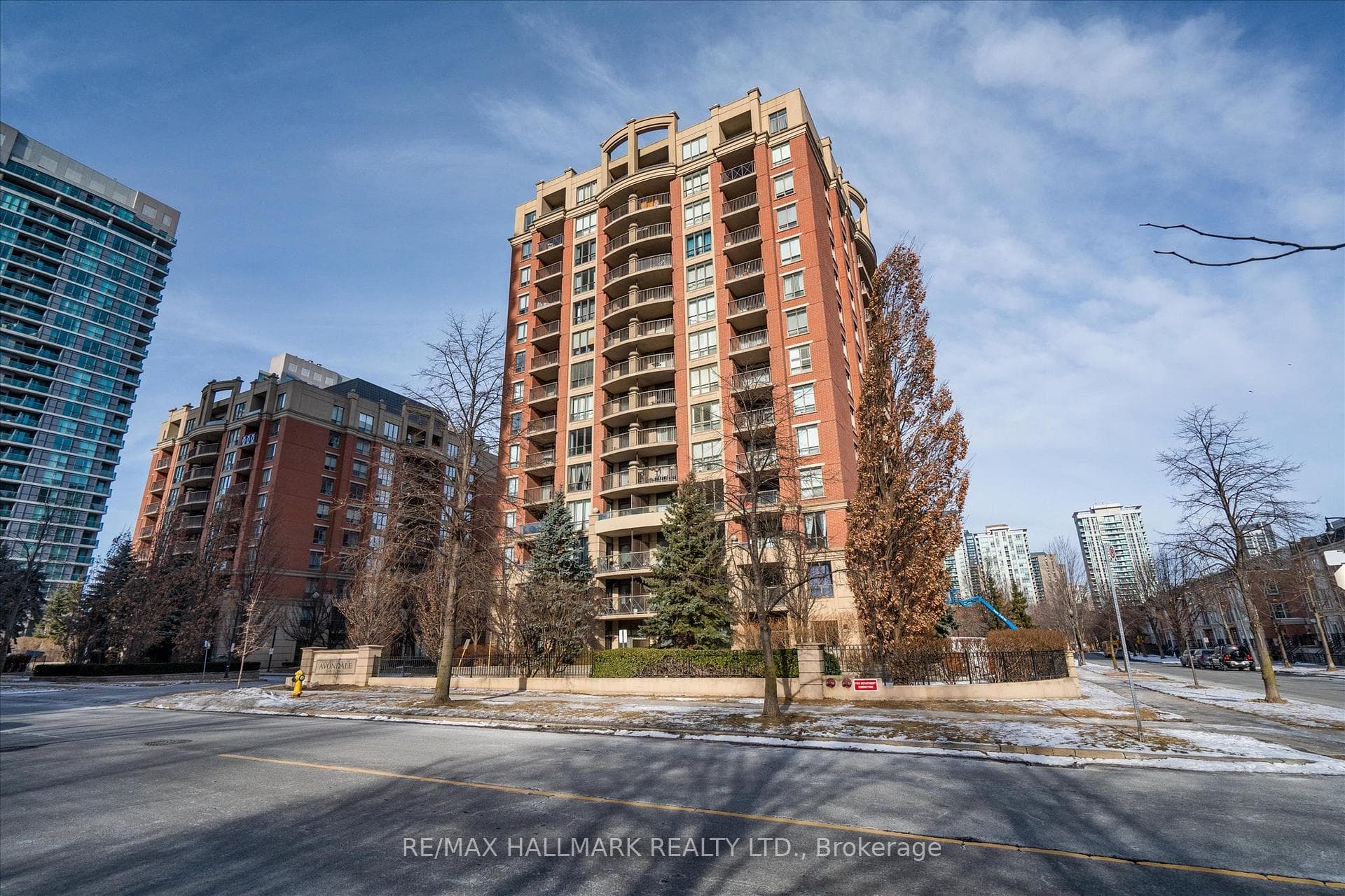 55 Harrison Garden Boulevard Unit 305 photo 3