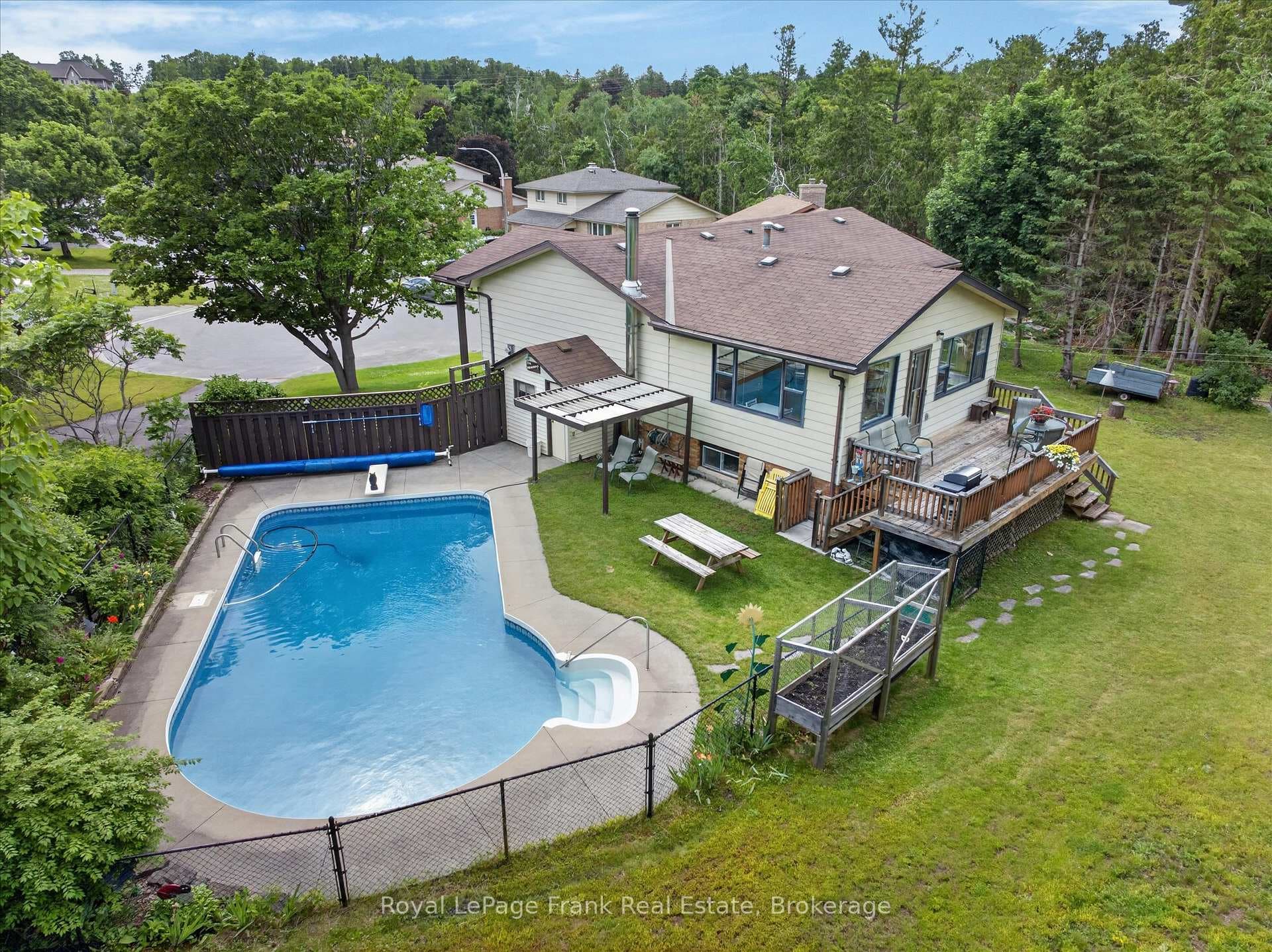 18 Redwood Court photo 49